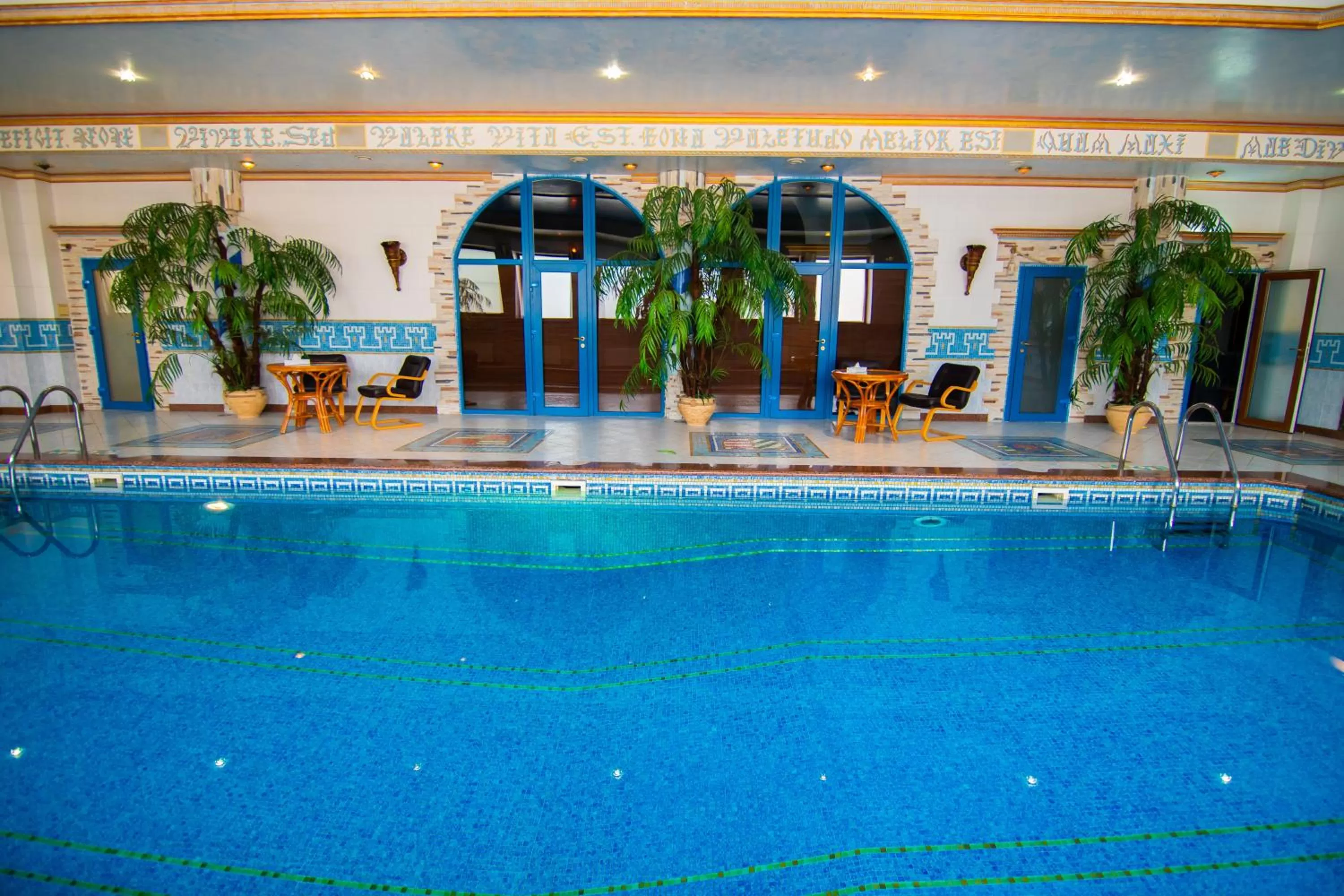 Swimming pool in Kamelot