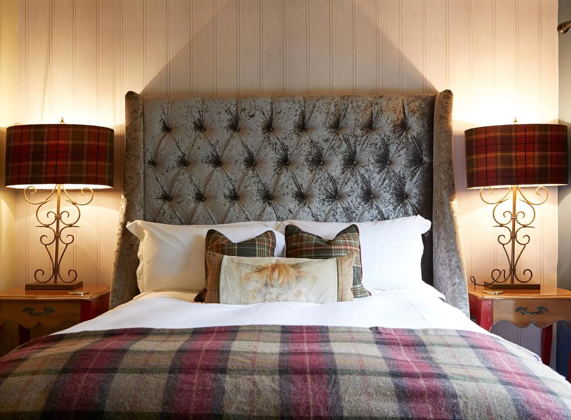 Bed in The Plough Inn & Cottages