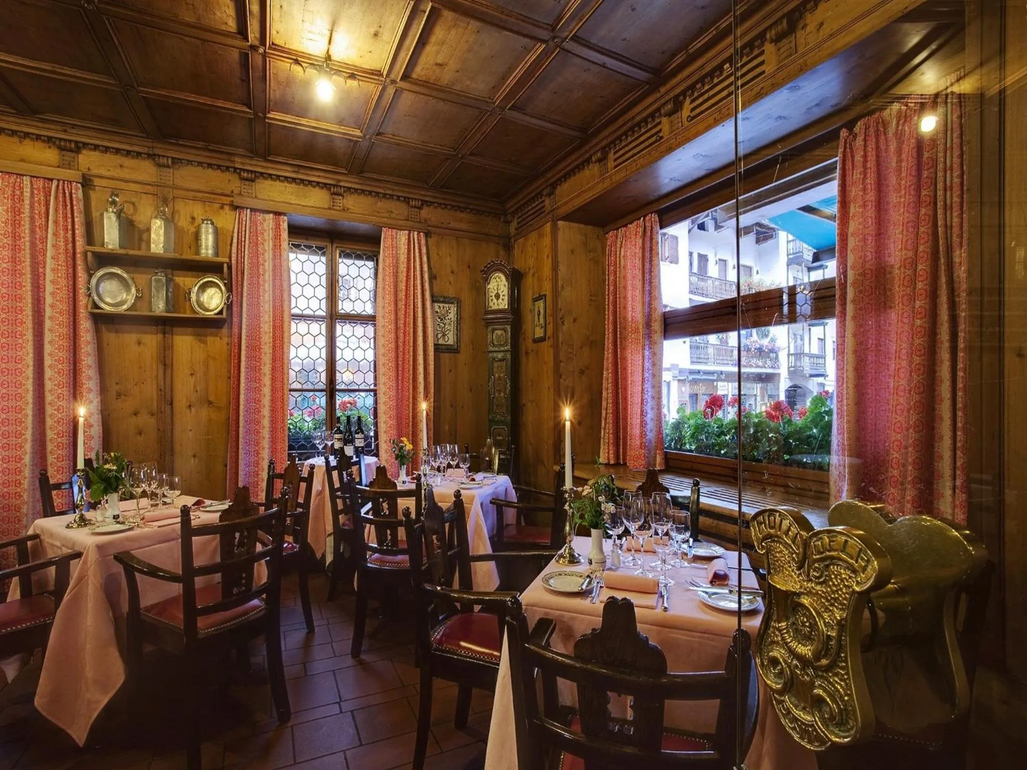 Restaurant/places to eat in Hotel De La Poste