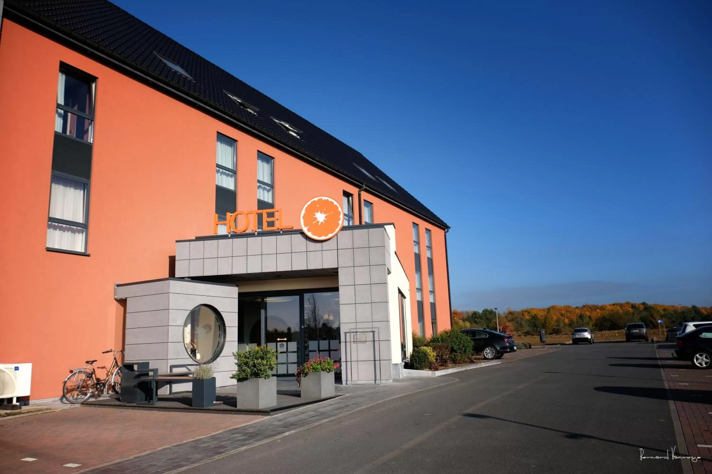 Facade/entrance in Orange Hotel La Louvière