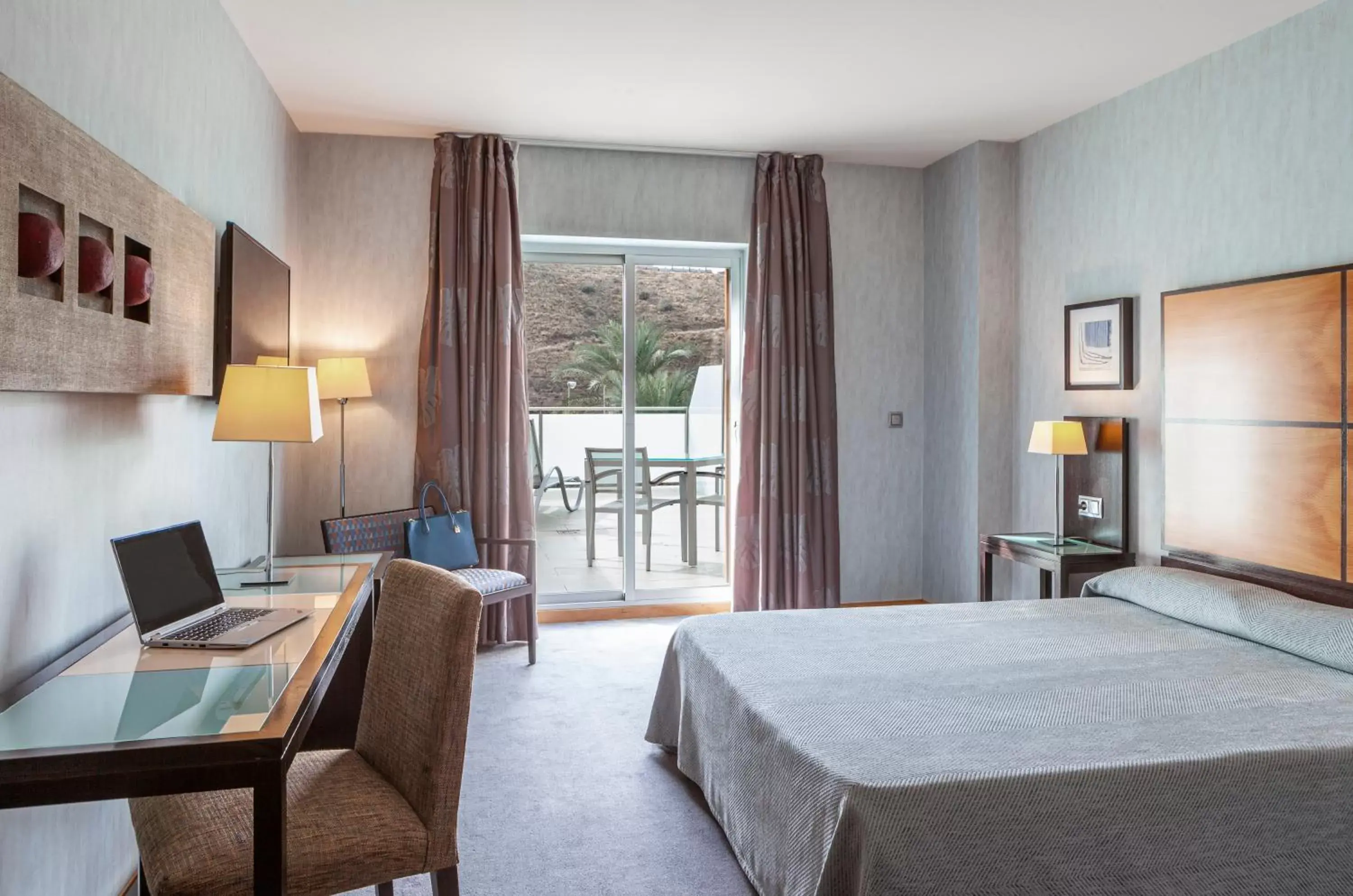 Twin Room with Private Terrace in Hotel Macià Real De La Alhambra Twin Room with Private Terrace in Hotel Macià Real De La Alhambra