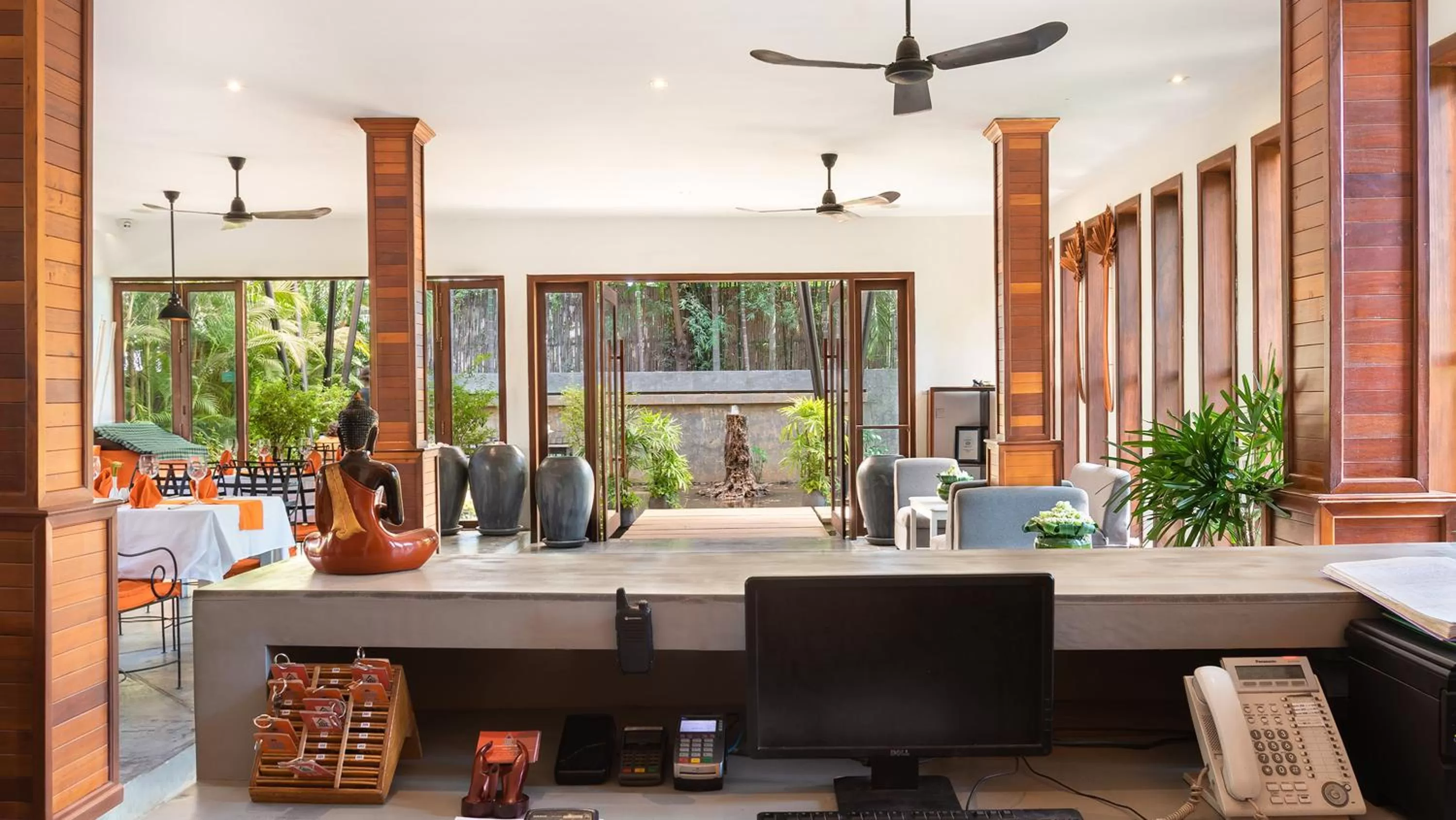 Lobby or reception, Restaurant/Places to Eat in La Residence Blanc D'Angkor