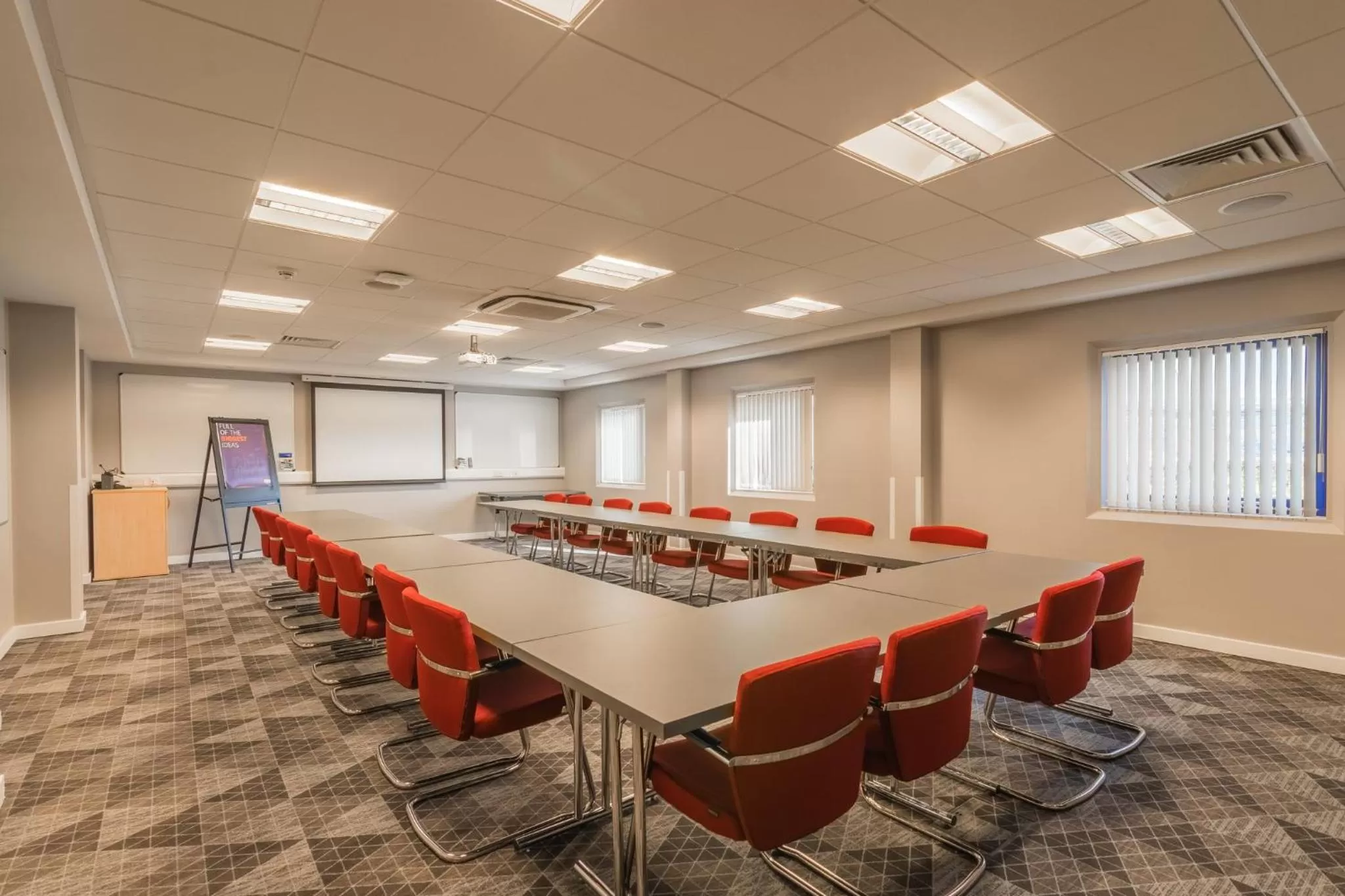 Meeting/conference room in Holiday Inn Express Kettering by IHG