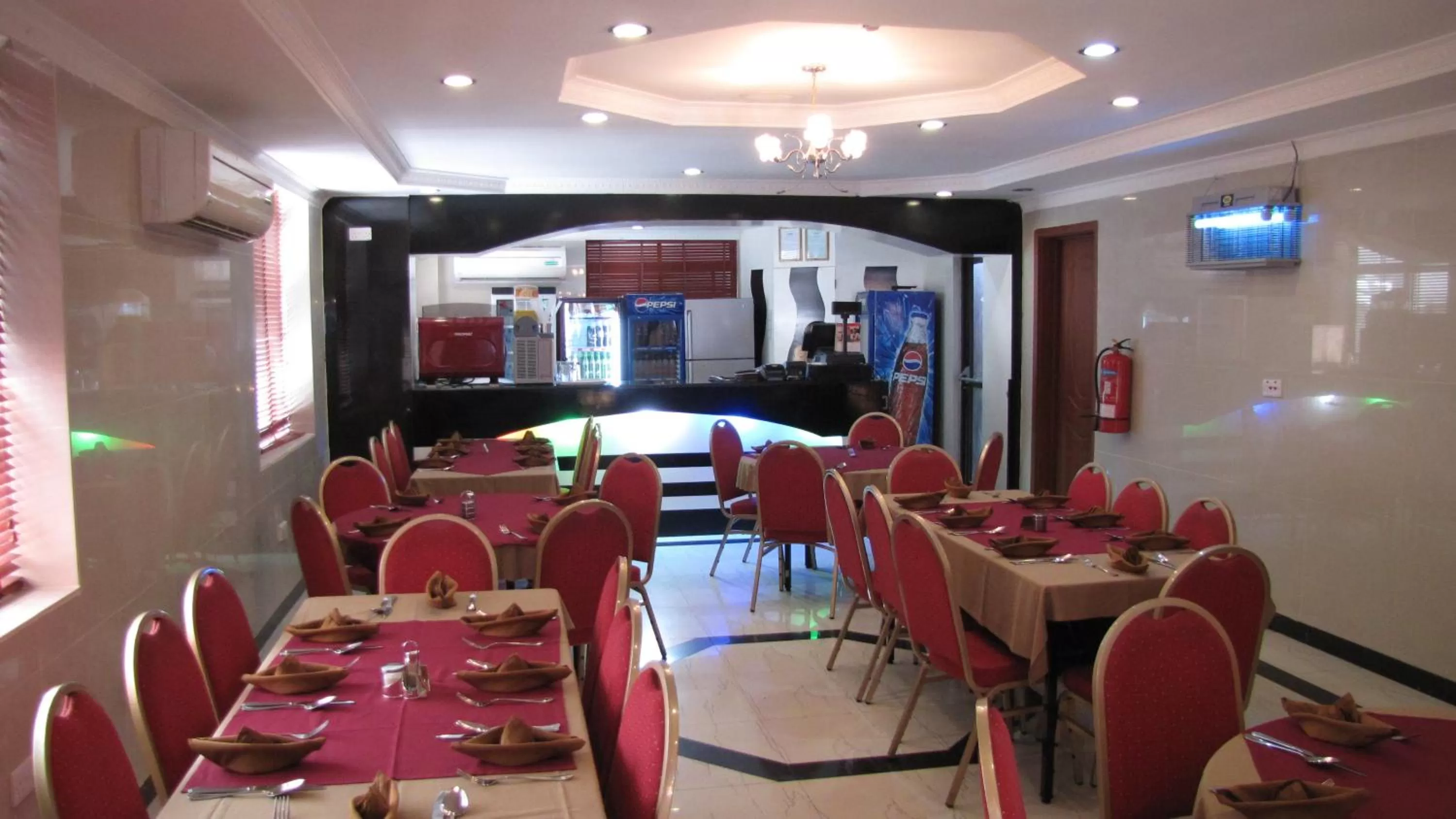 Restaurant/places to eat in Rainbow Hotel