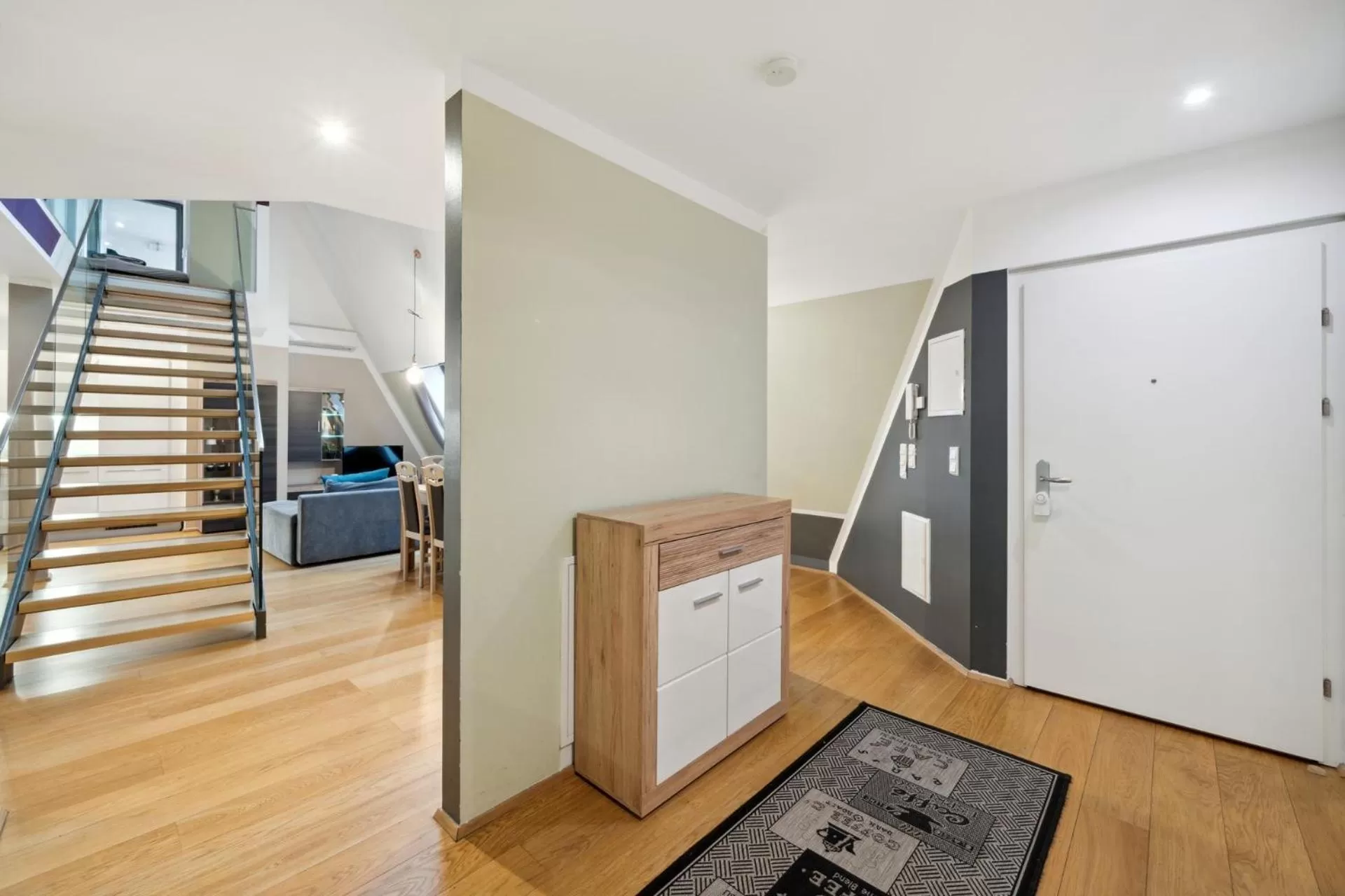 Facade/entrance, Kitchen/Kitchenette in Florian's apartments in Mariahilf Vienna