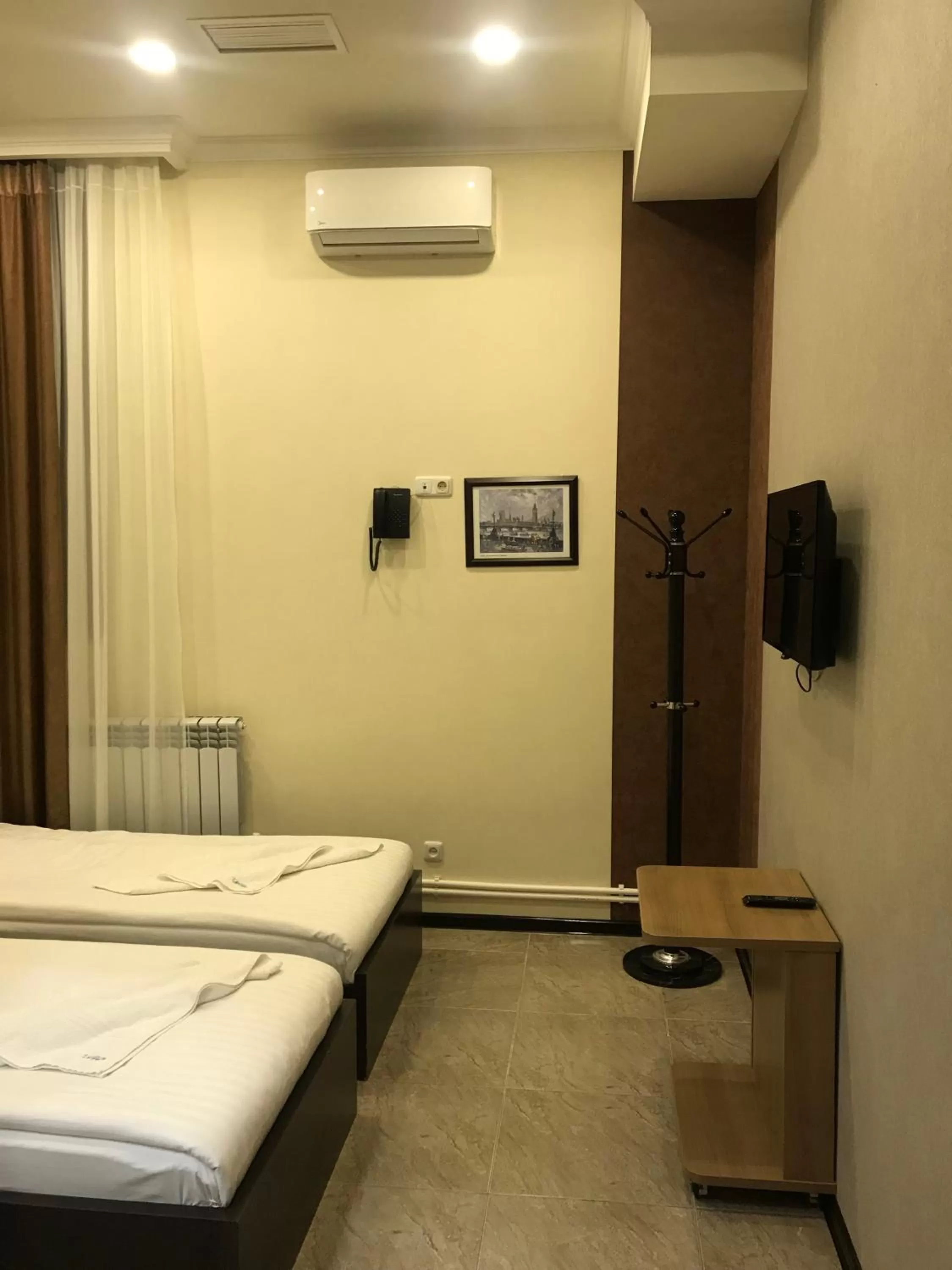 Photo of the whole room, Bed in Eridana Hotel