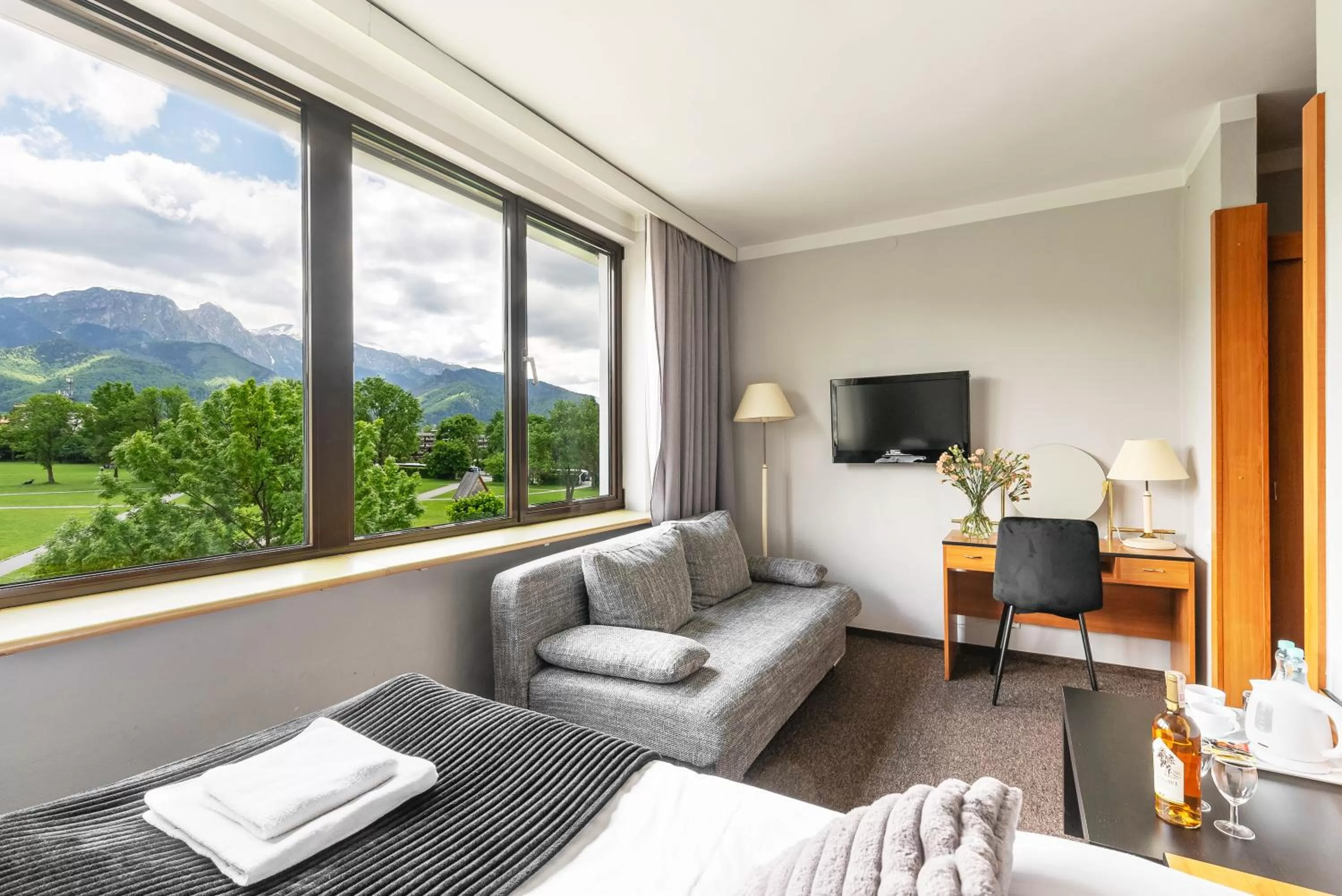 Photo of the whole room in Hotel Helios 300m od Krupówek nowy BASEN od 12 lipca