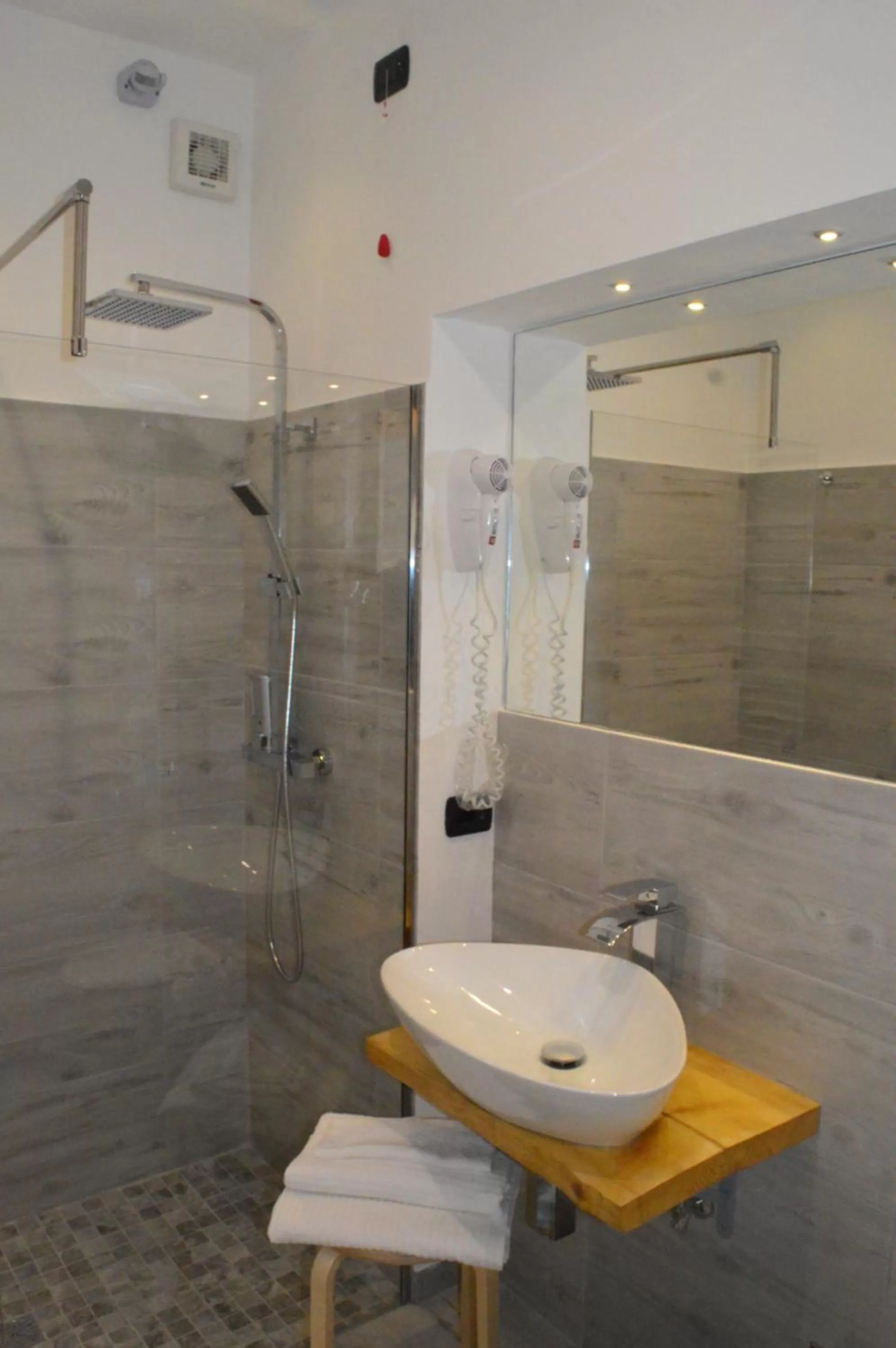 Bathroom in UP&B Rooms Catania