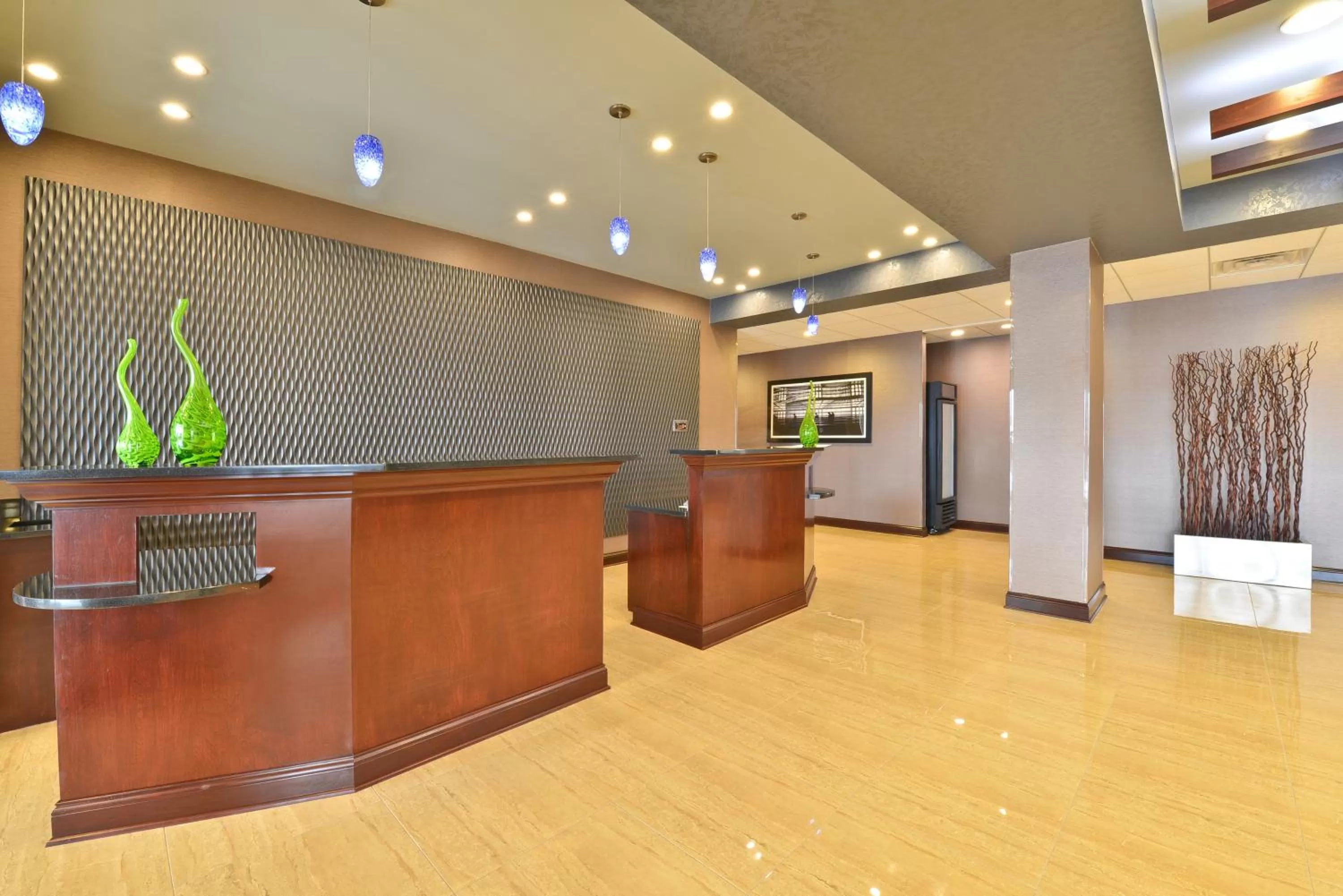 Lobby or reception in Wyndham Garden Elk Grove Village - O'Hare
