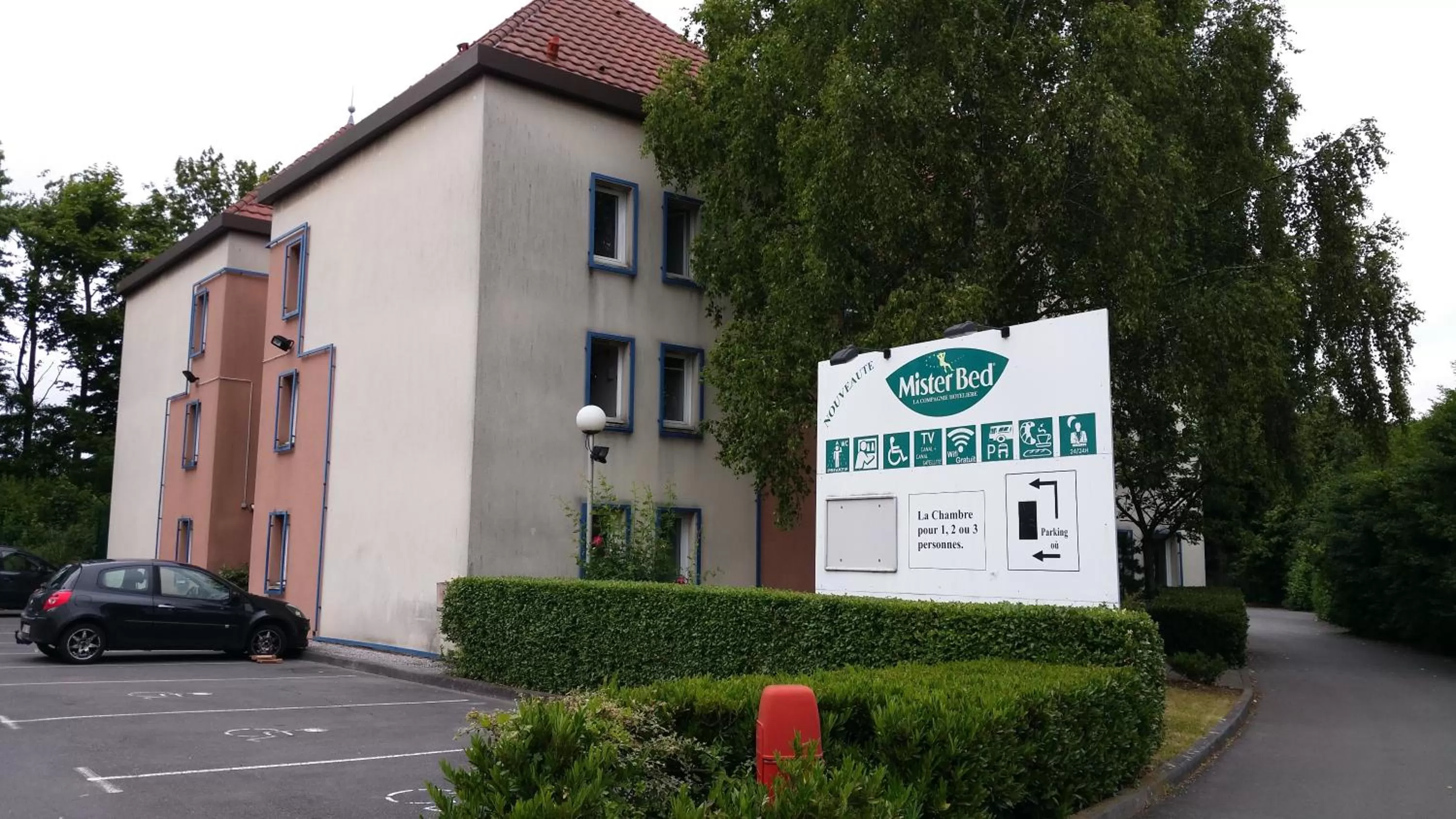 Property building in Mister Bed Lomme