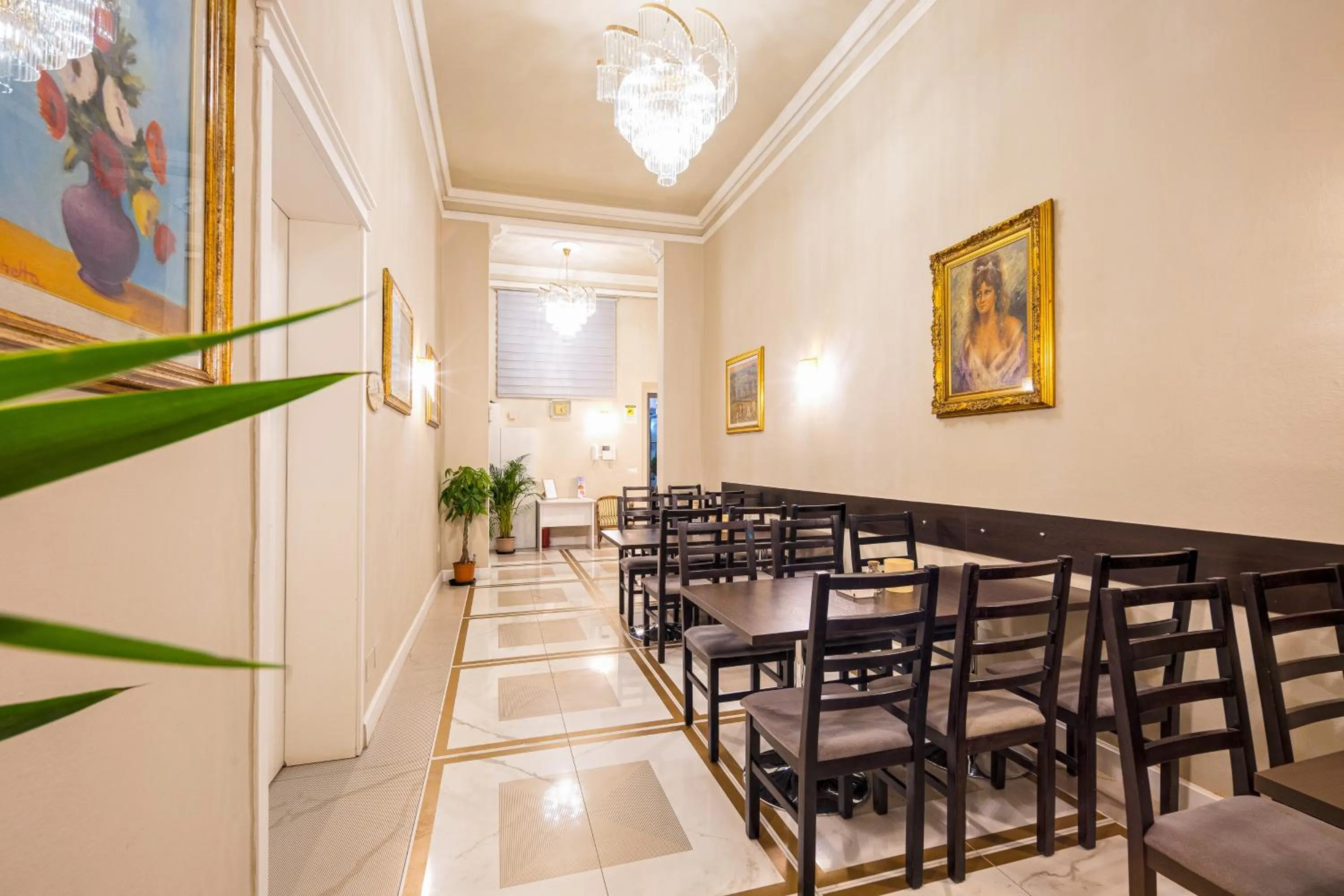 Breakfast in Hotel Bijou Roof Terrace