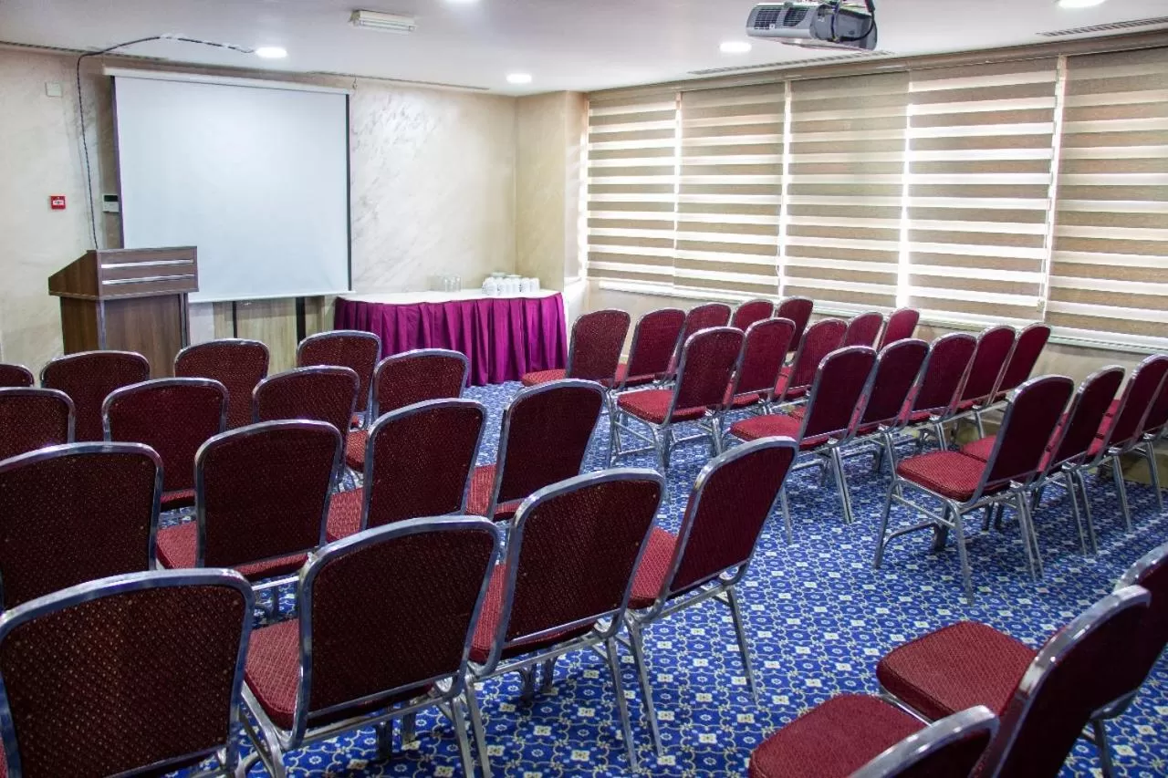 Meeting/conference room in Balcony Hotel