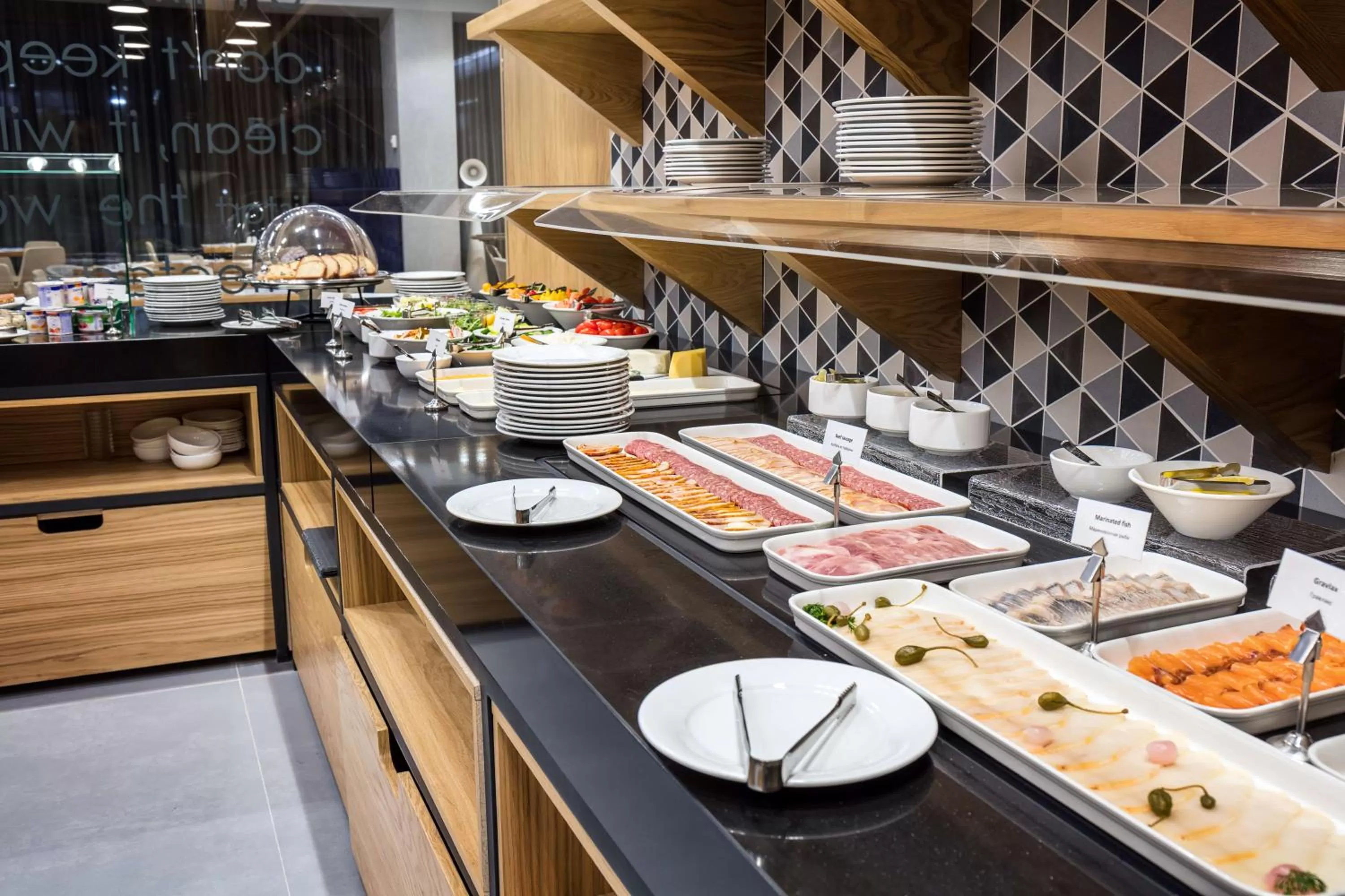 Restaurant/places to eat in Novotel Almaty City Center