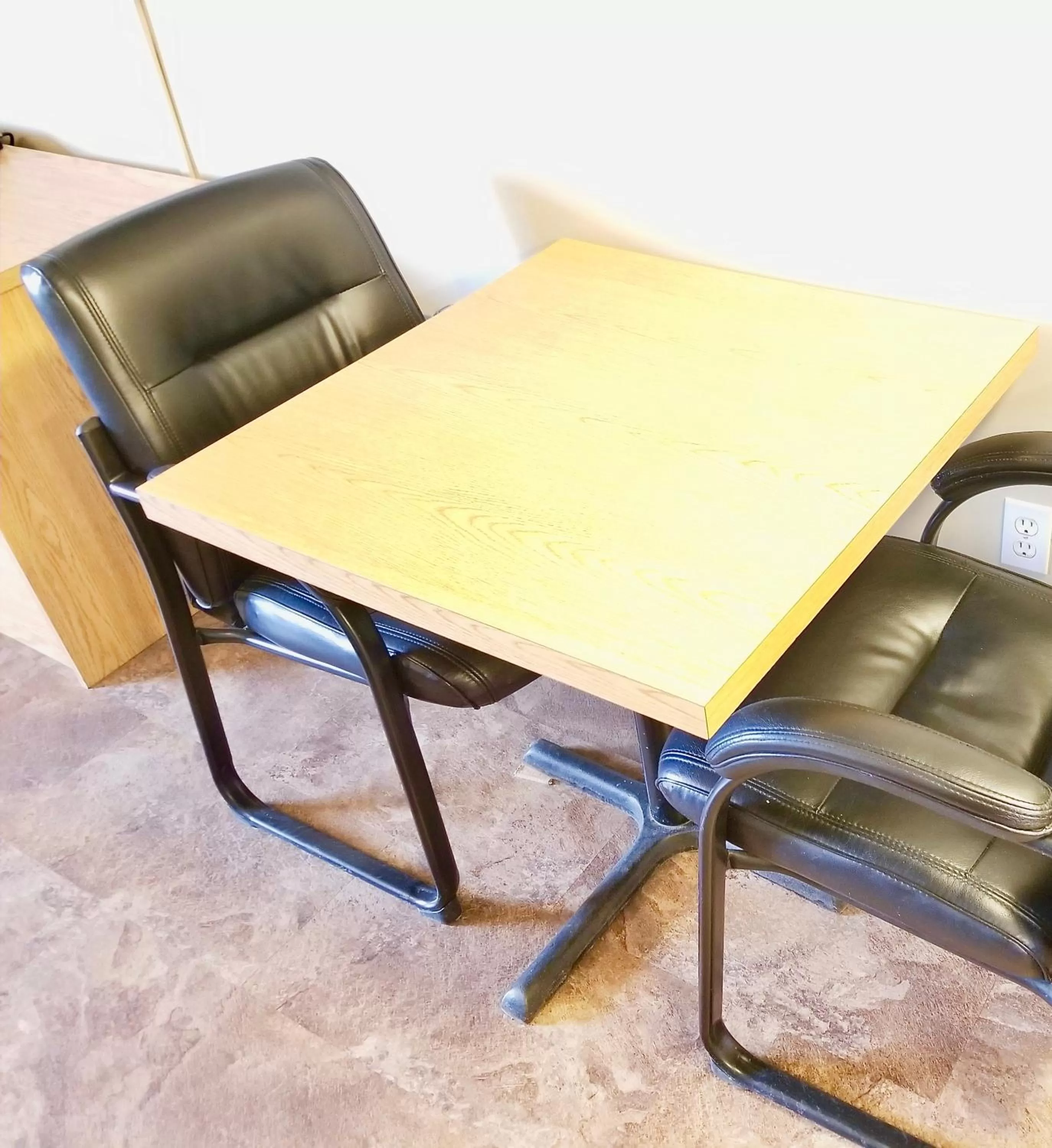 Dining Area in Twilight Country Motel