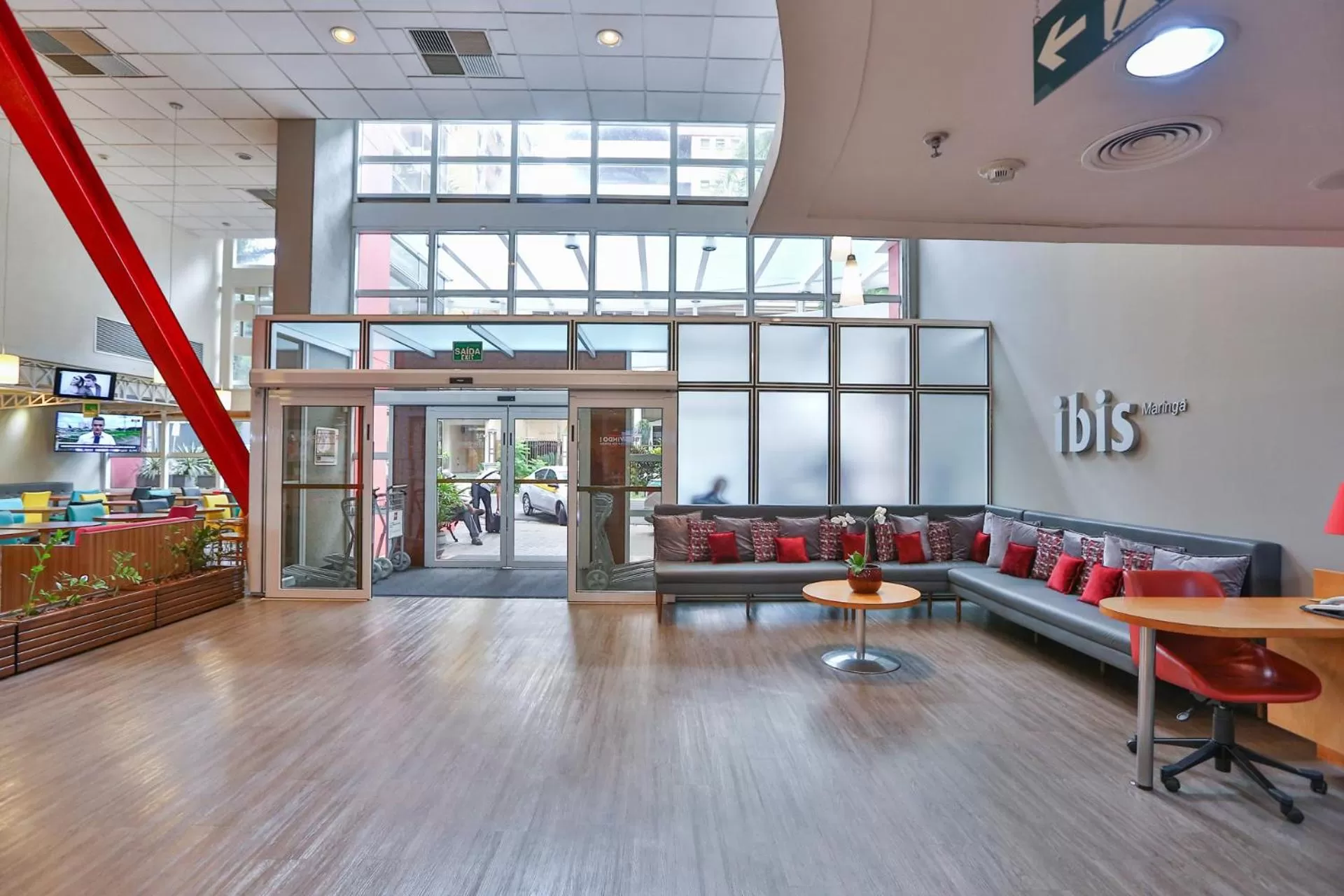 Lobby or reception in Ibis Maringa