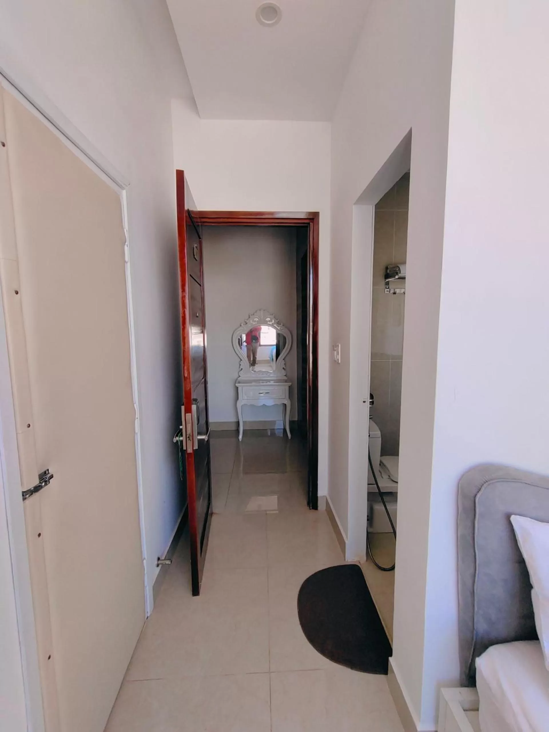 Toilet, Bed in Ngàn Phố Studio & Love Hotel