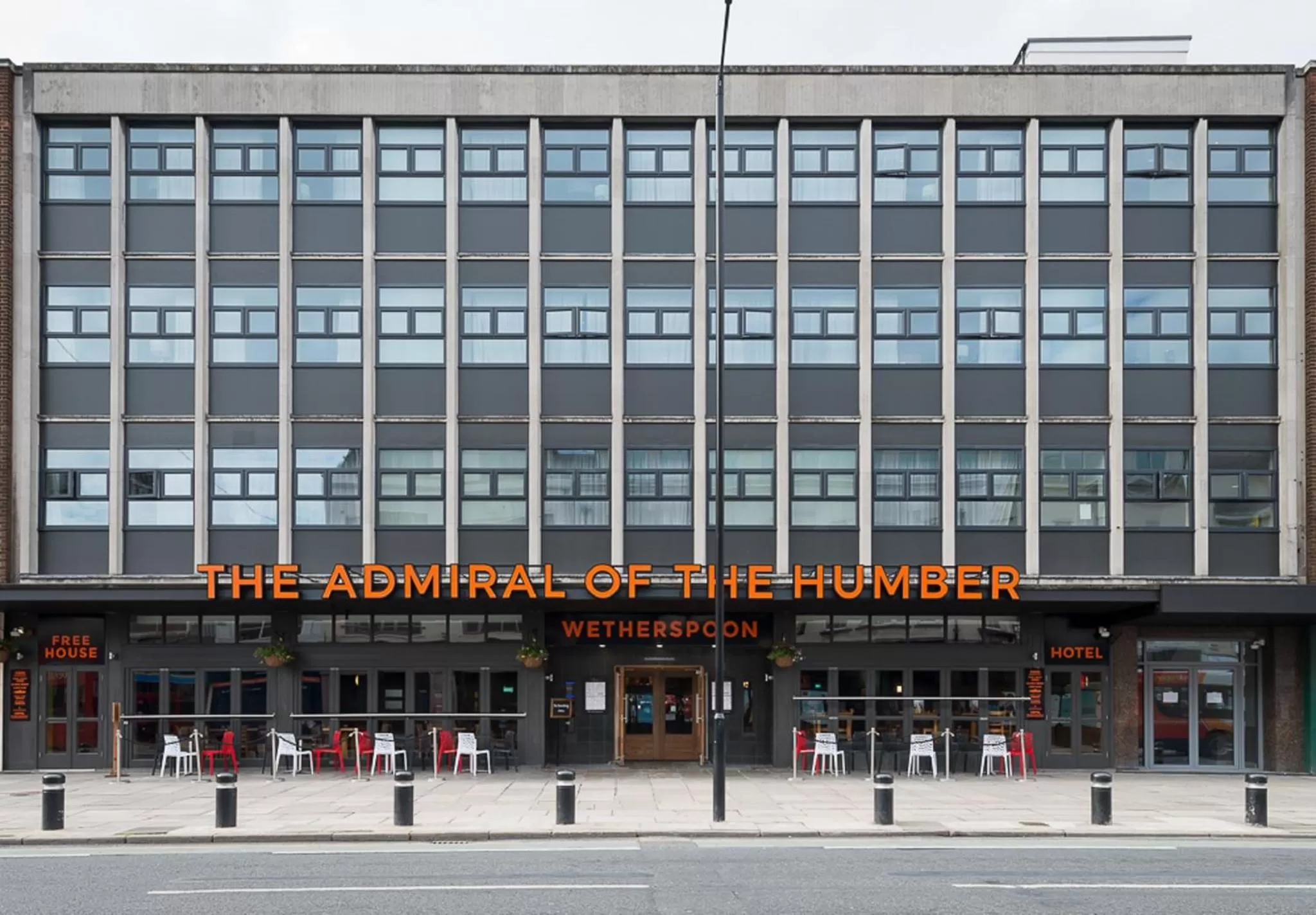 Facade/entrance, Property Building in Admiral of the Humber Wetherspoon