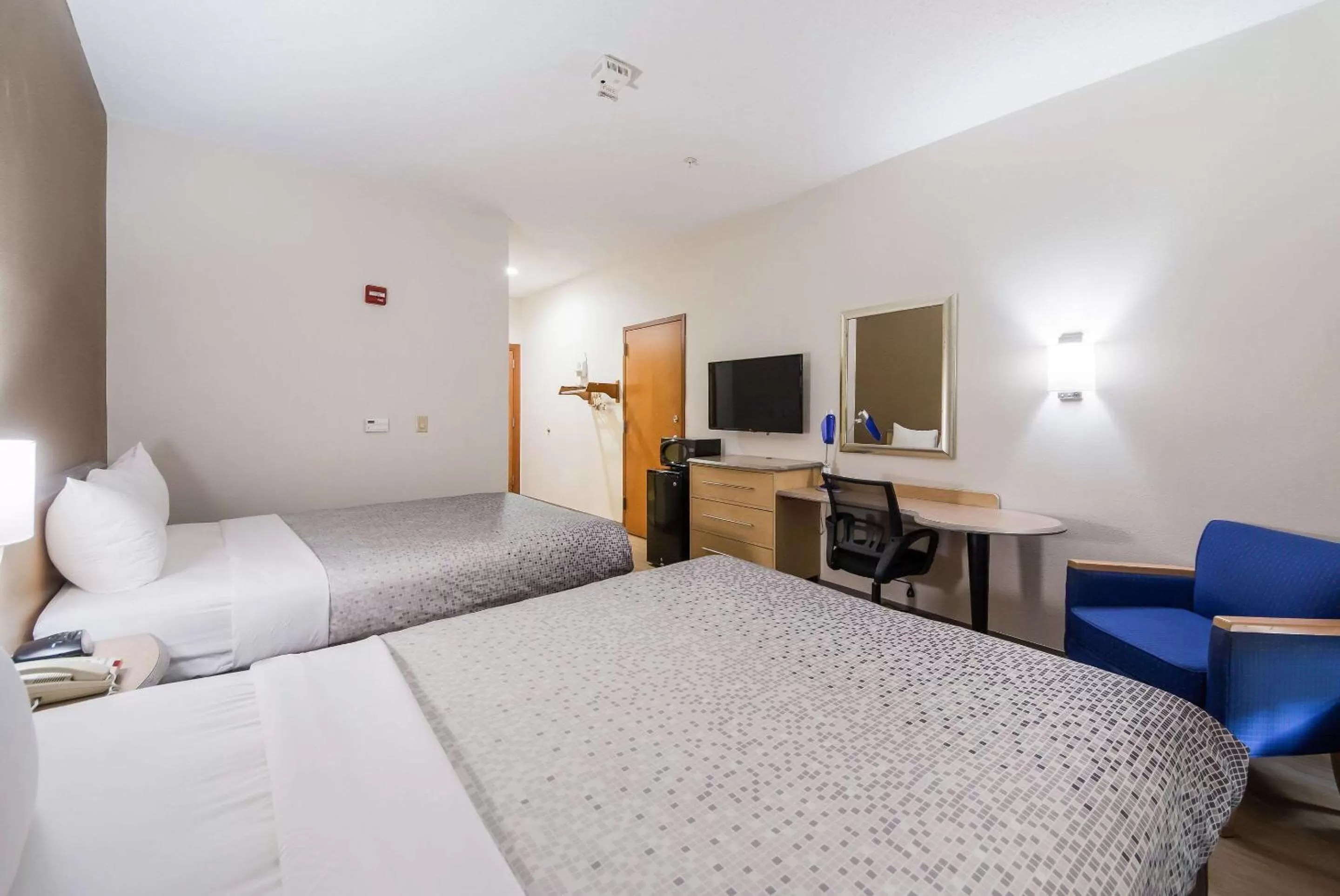 Photo of the whole room in Econo Lodge Laredo