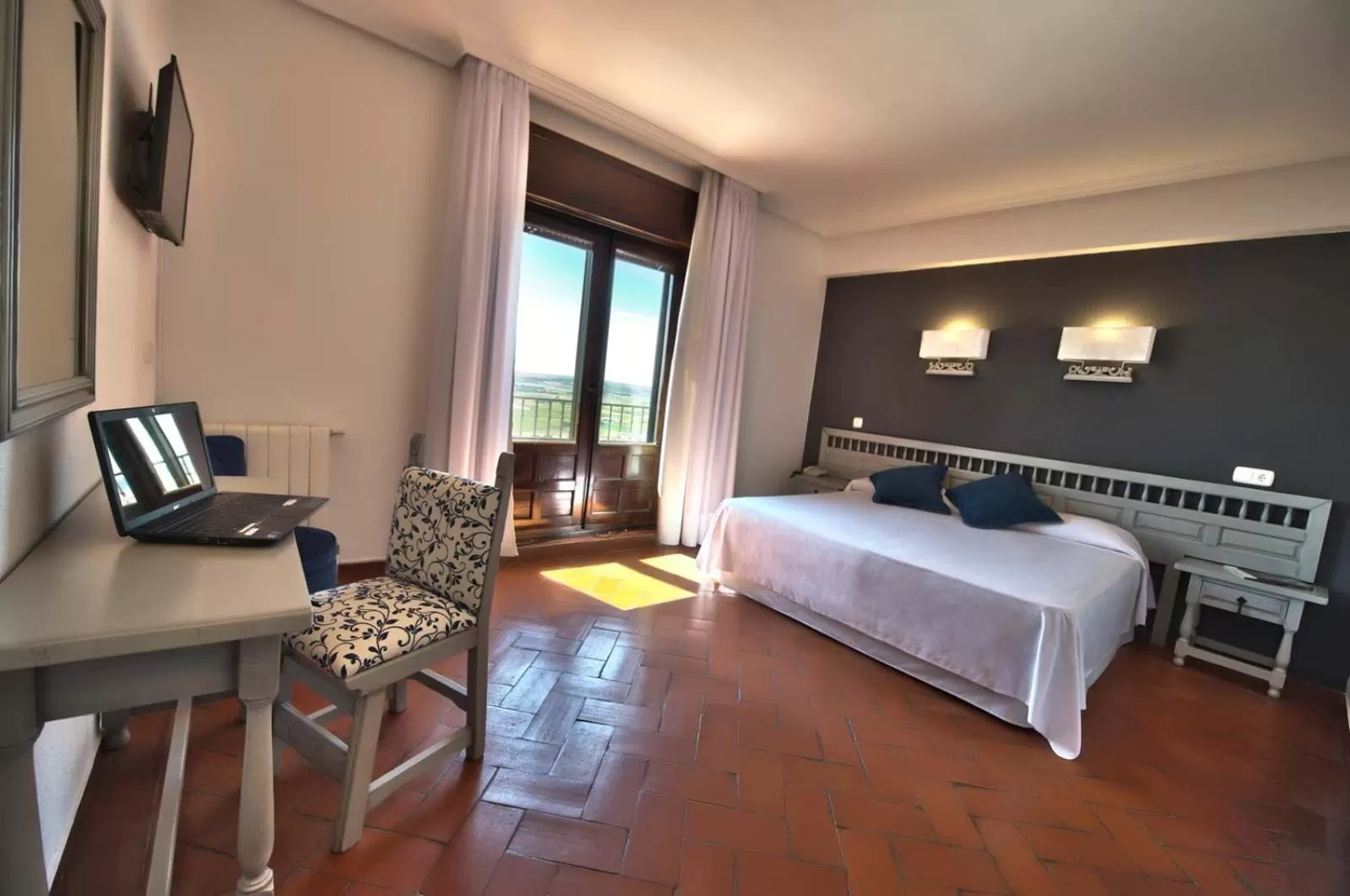 Photo of the whole room, Bed in Hospedium Hotel Juan II