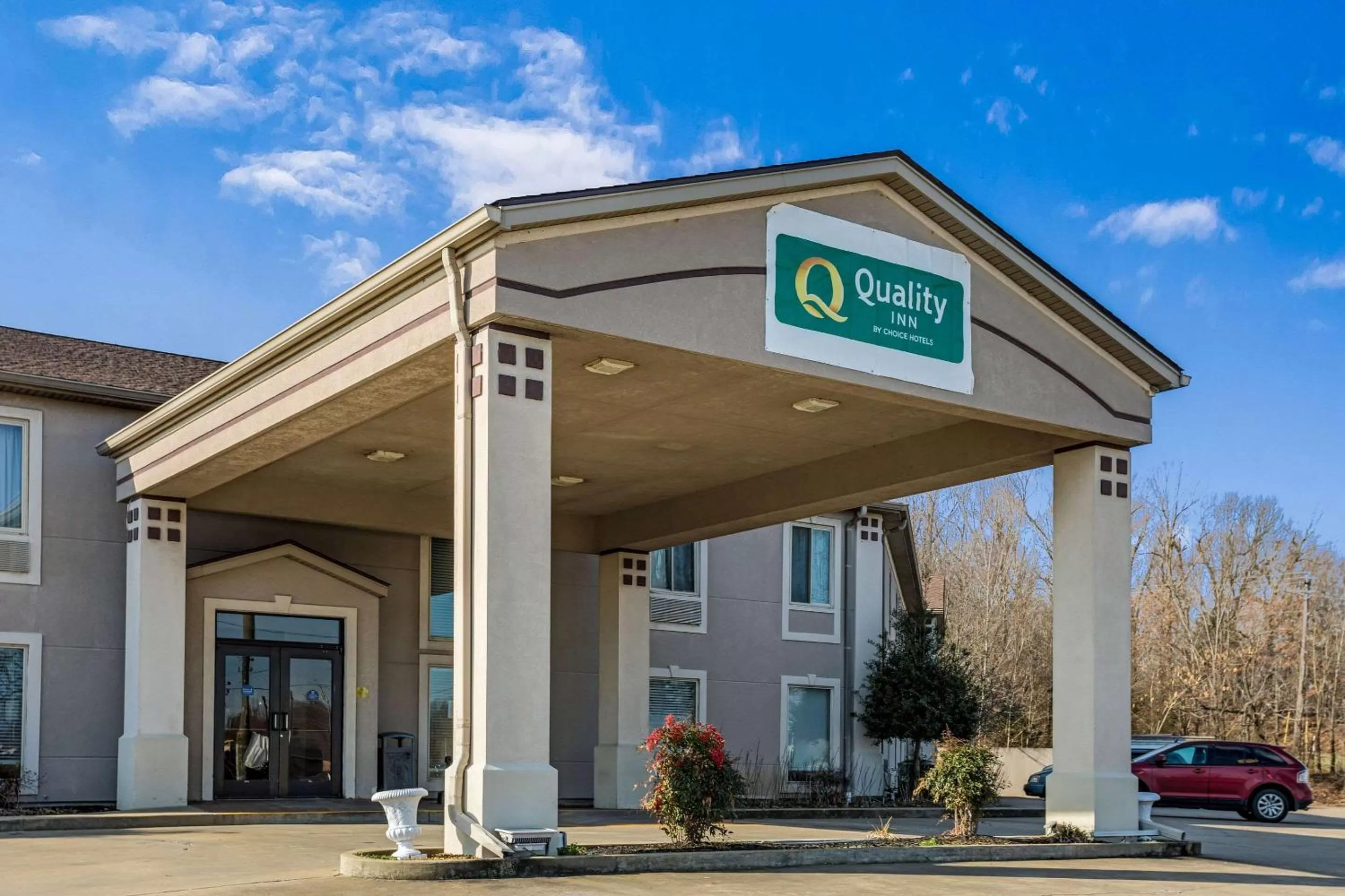 Property building in Quality Inn Calvert City - Paducah East