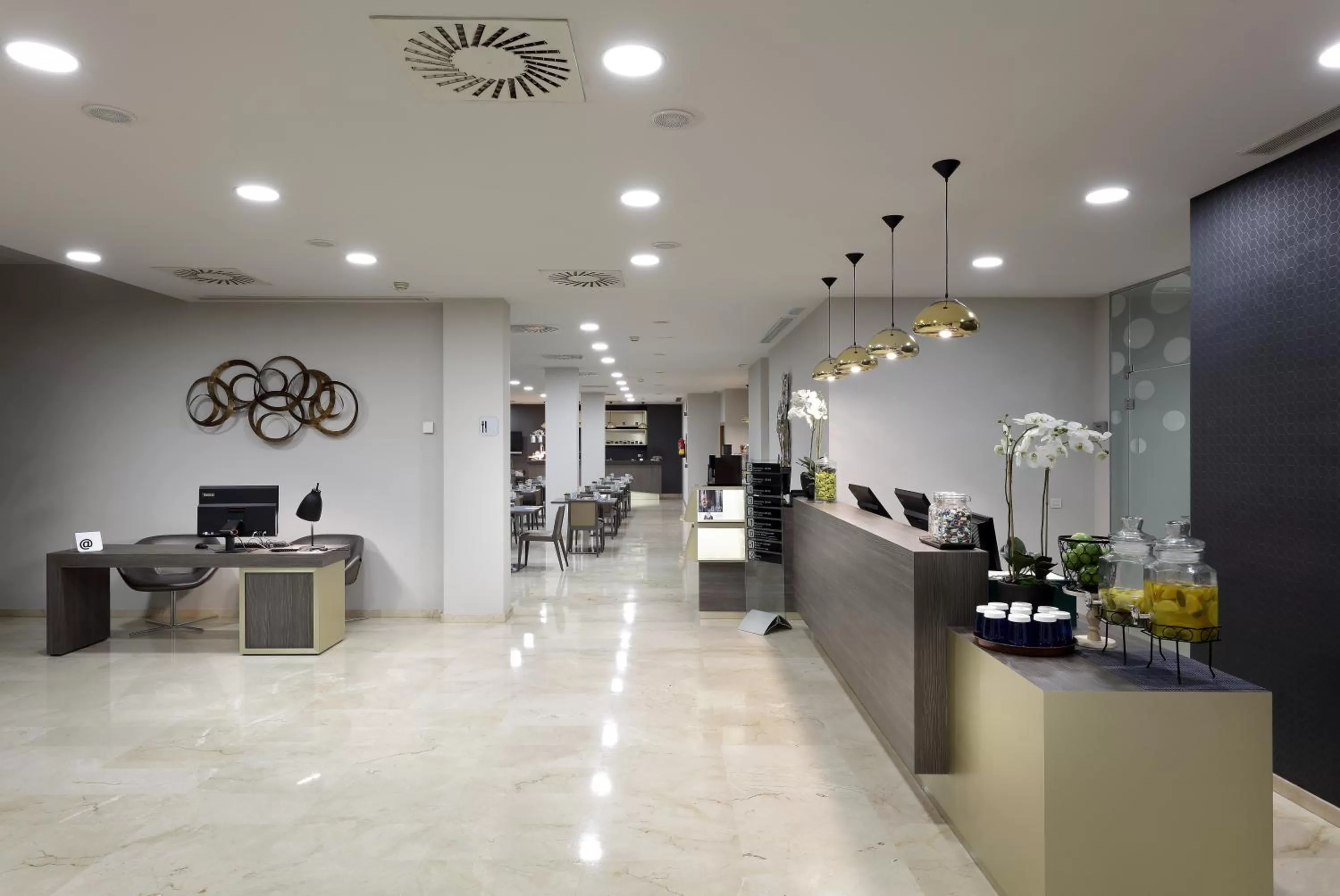 Lobby or reception in Exe Zaragoza WTC
