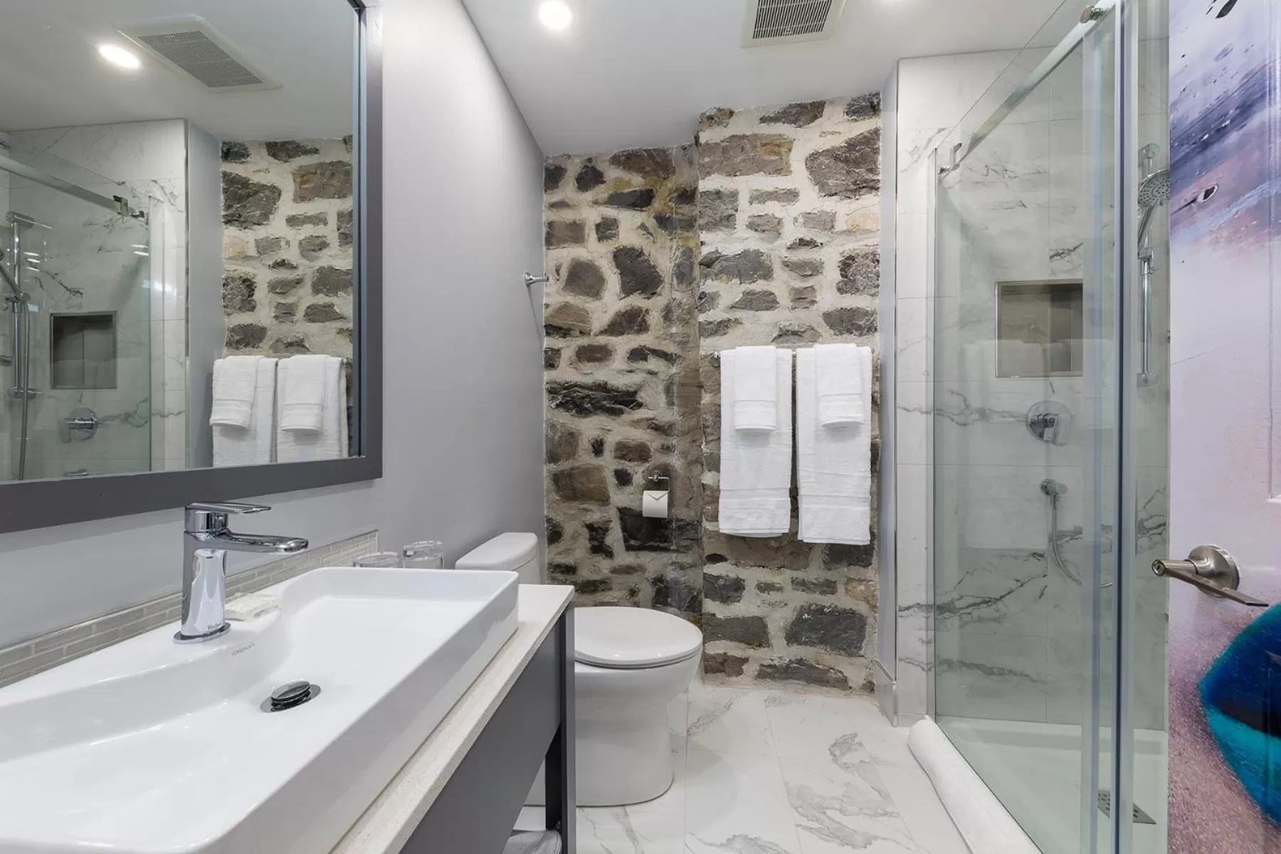 Bathroom in Maison Otis