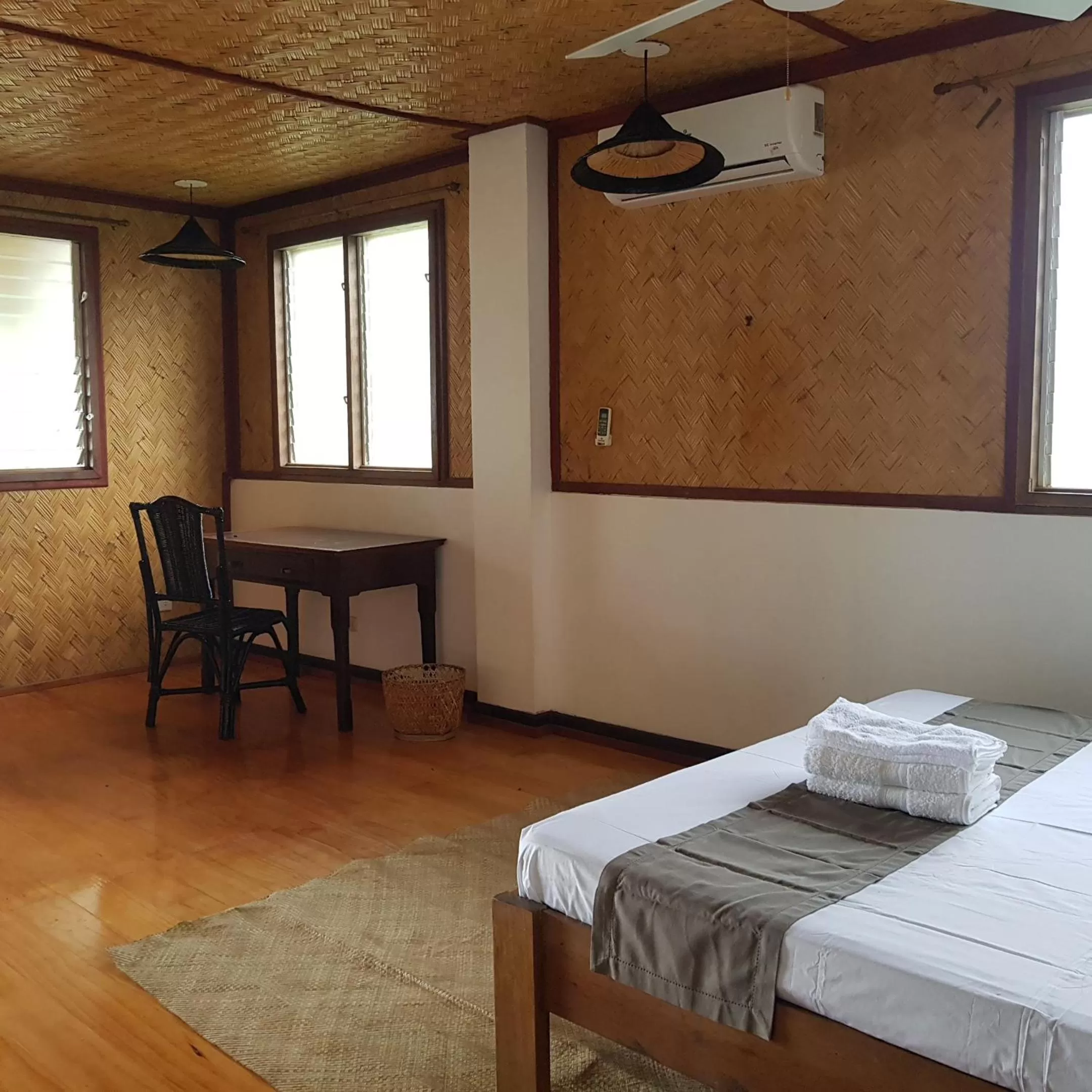 Photo of the whole room, Bed in Golden Monkey Beach Hotel