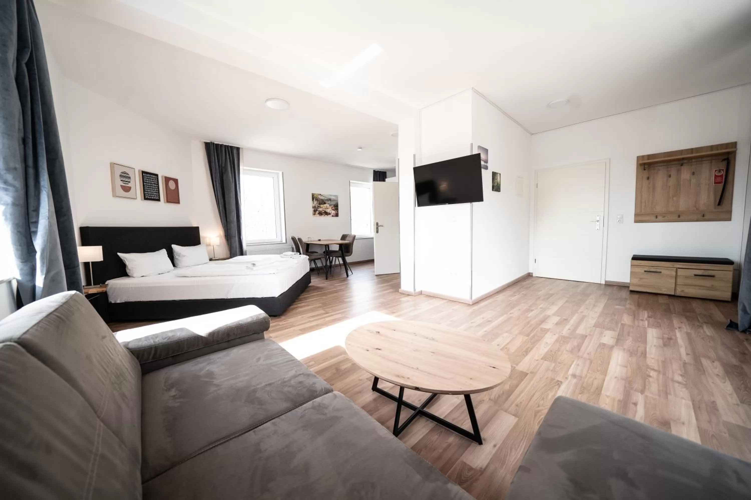 Living room, Bed in Hotel Zur alten Stadtkellerei Leipzig