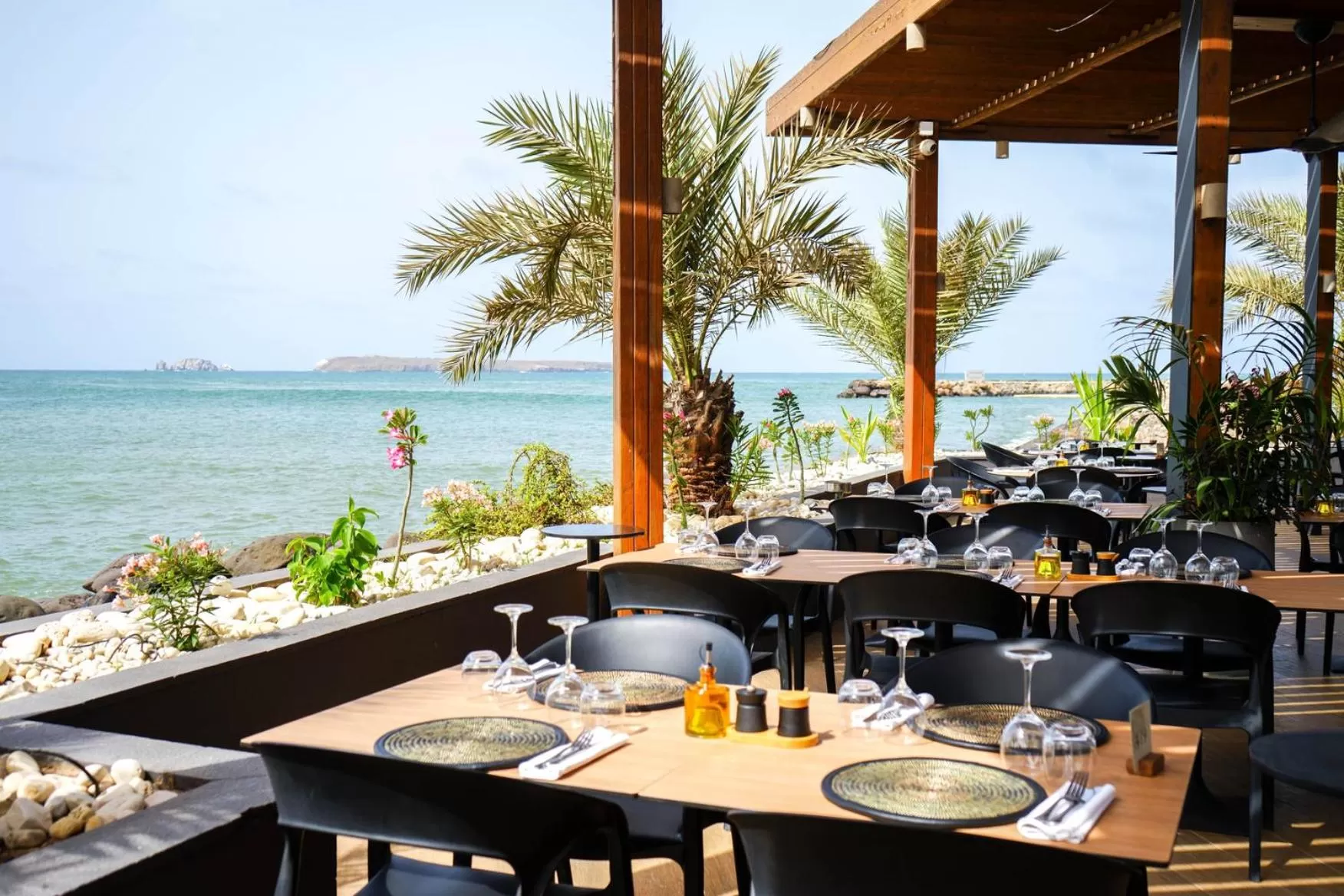 Restaurant/places to eat in Terrou-Bi