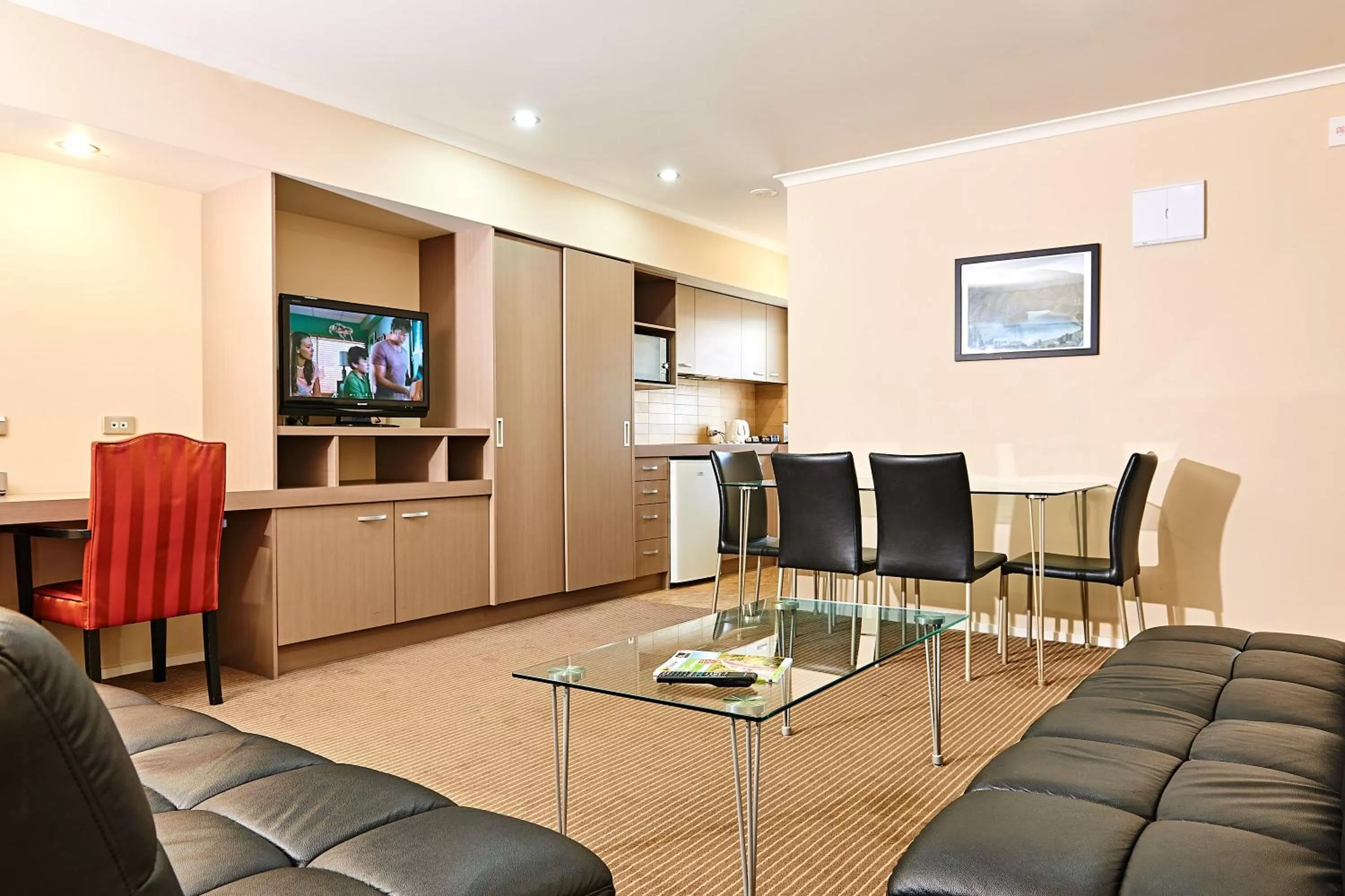 TV and multimedia in Auckland Airport Lodge