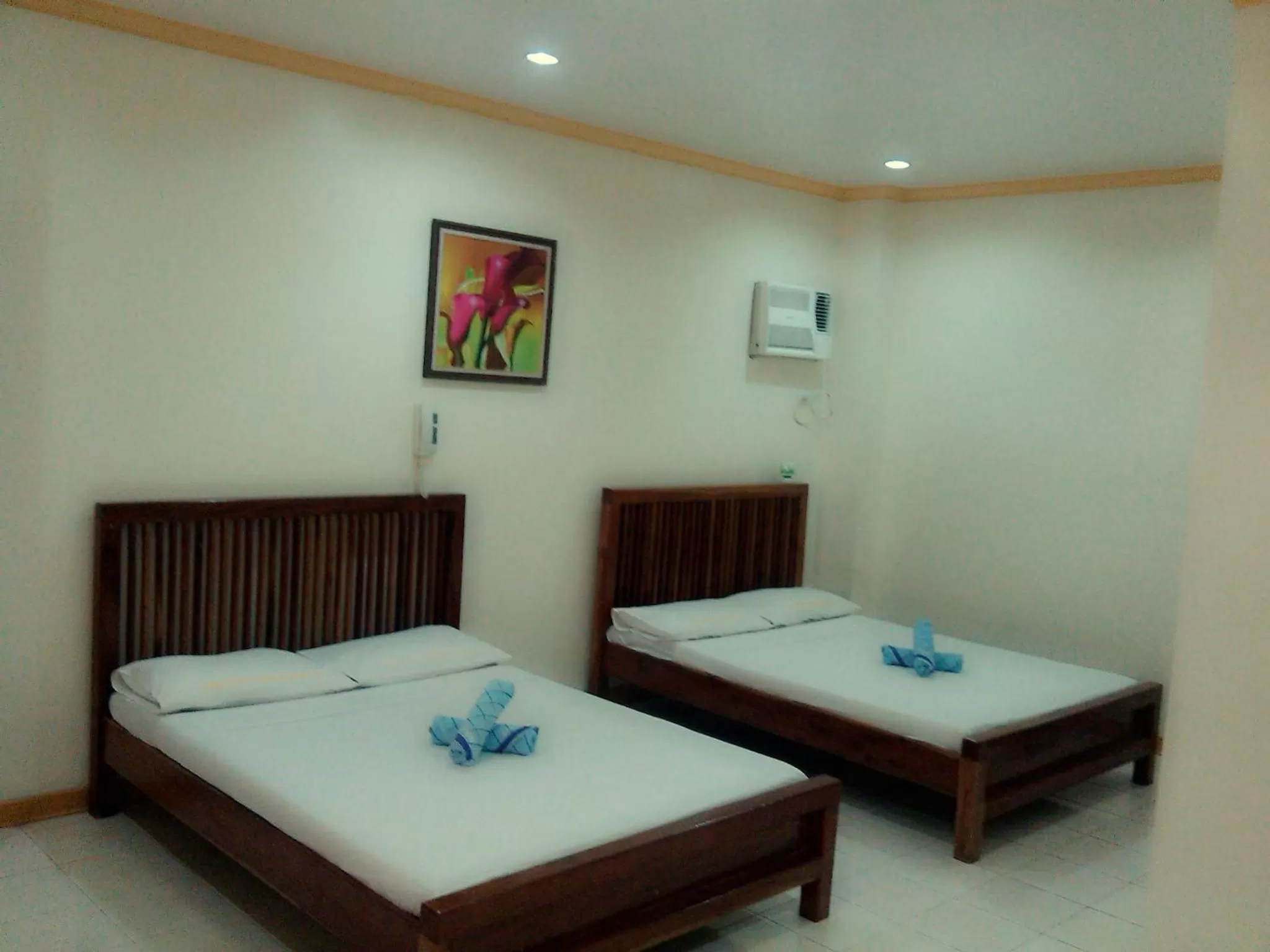 Bed in Tubod Flowing Water Resort