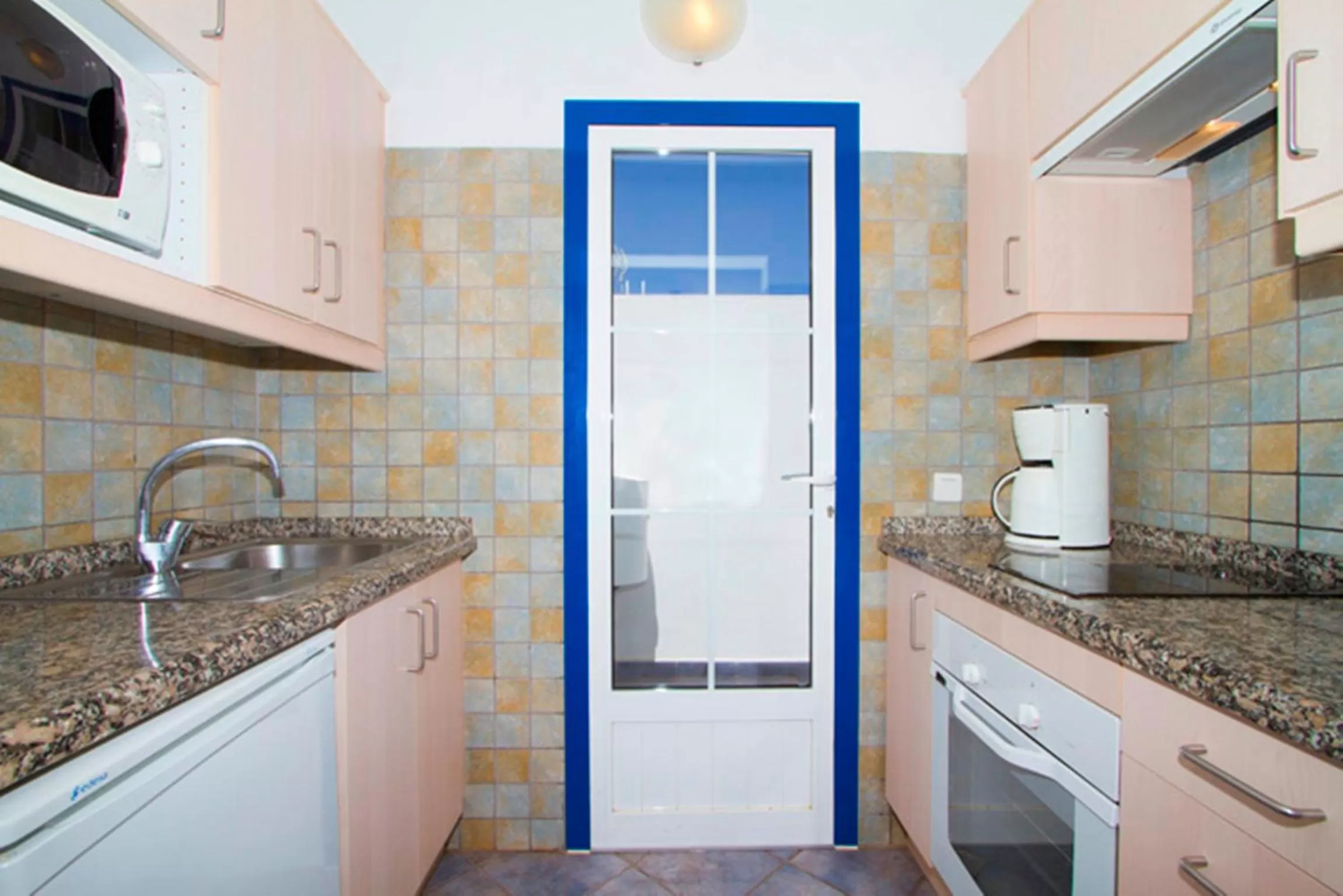 Kitchen or kitchenette in Nautilus Lanzarote