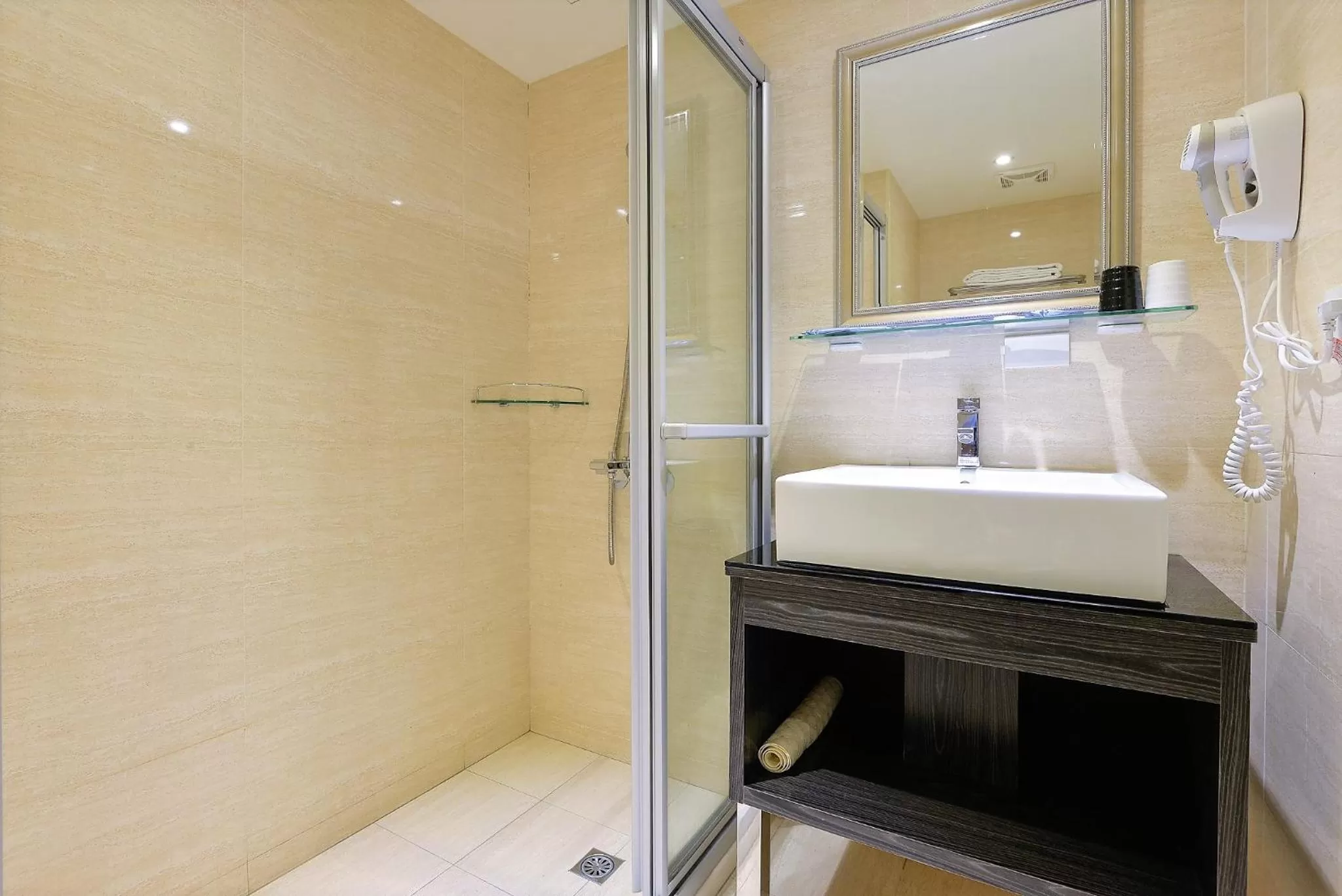 Bathroom in J-HOTEL