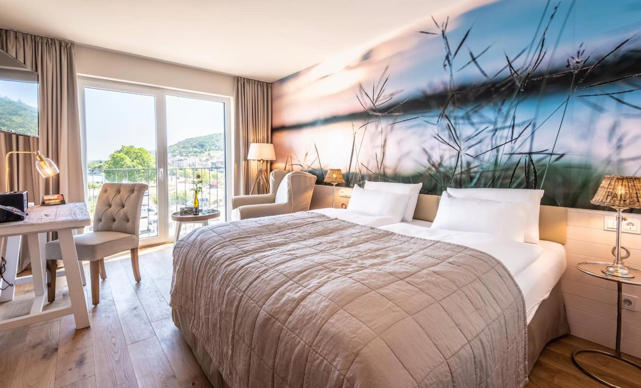 Photo of the whole room, Bed in PAPA RHEIN - Hotel & Spa