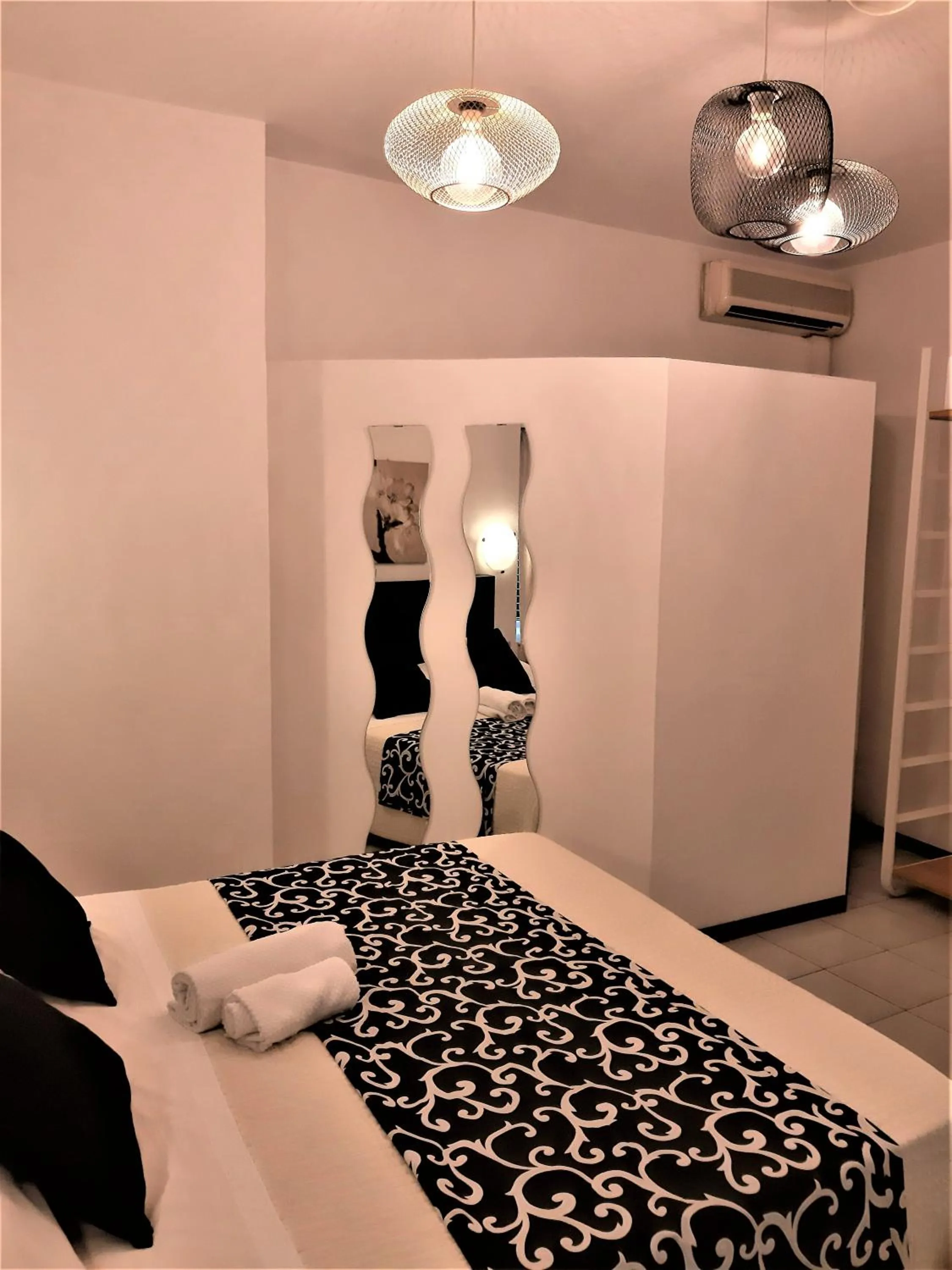 Bed in Hotel Victoria