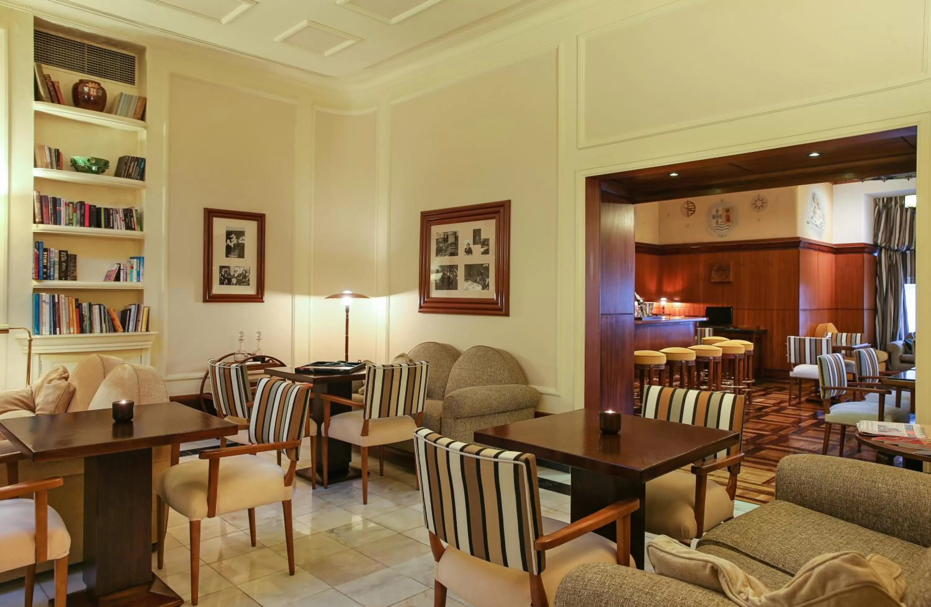 Lounge or bar in Hotel Britania Art Deco - Lisbon Heritage Collection - Avenida