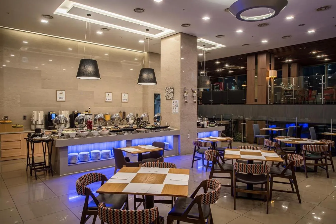 Breakfast in Hotel Regent Marine The Blue