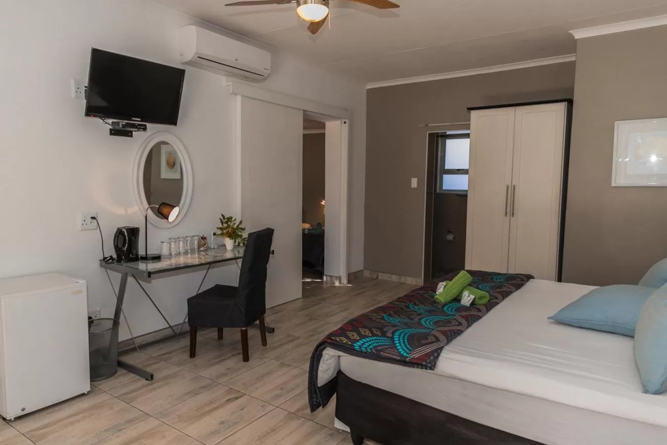 TV and multimedia, Bed in Out of Africa Town Lodge