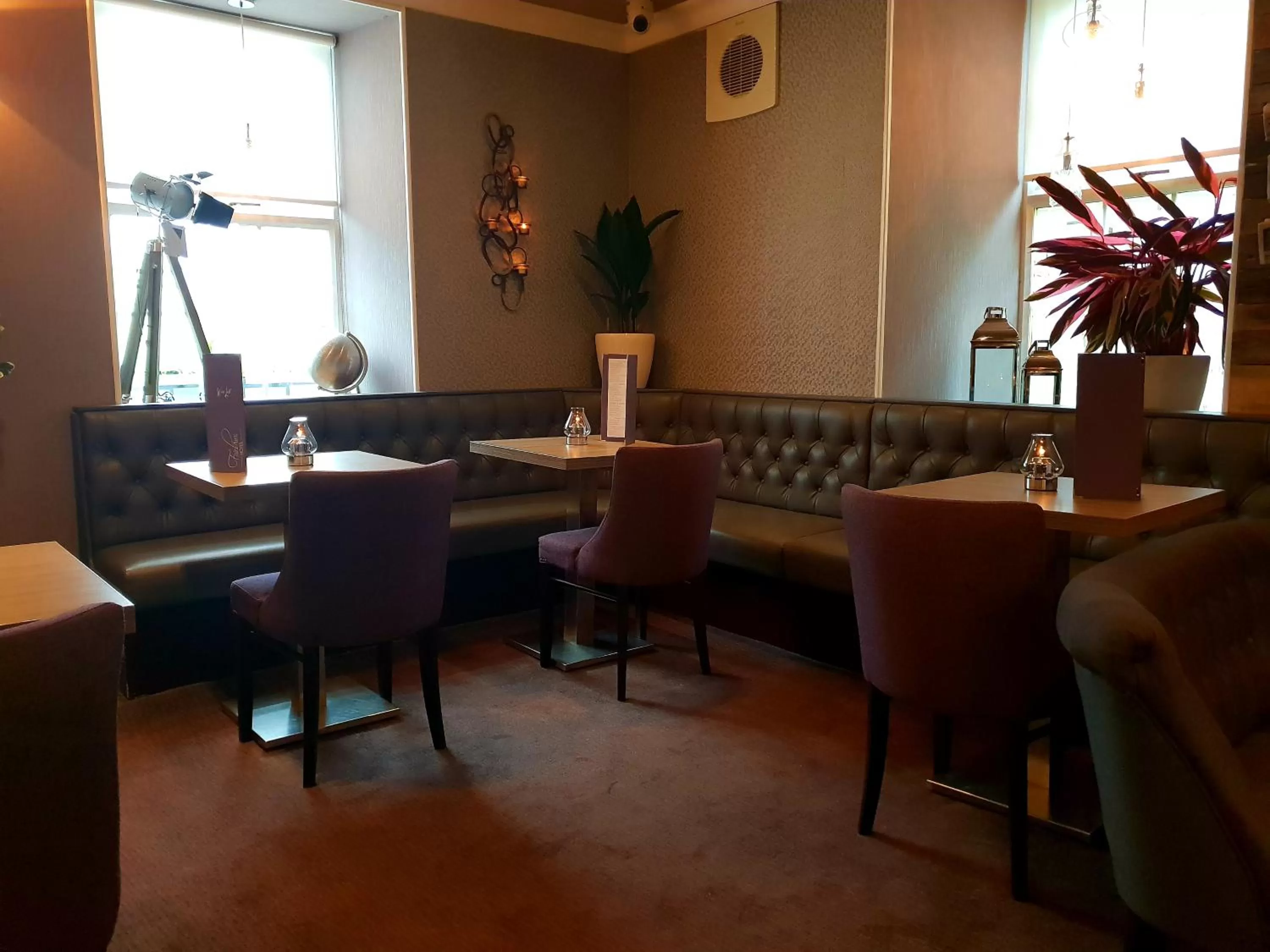 Lounge or bar in The Fairburn Hotel