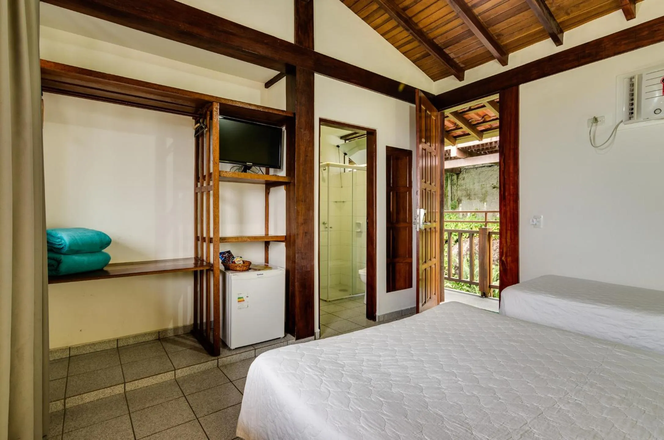 TV and multimedia, Bed in Hotel Coquille