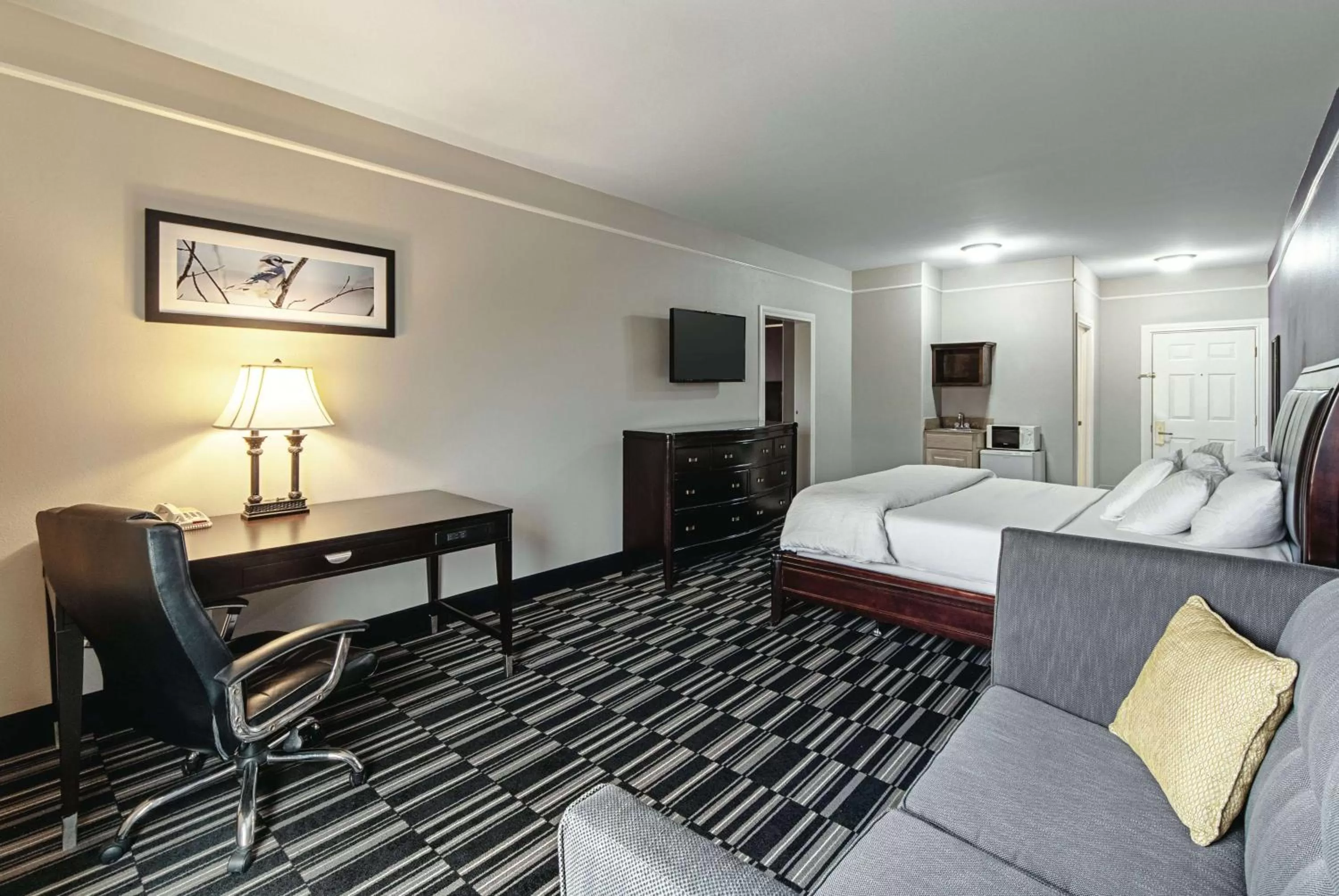 Photo of the whole room, Bed in La Quinta by Wyndham Alamo-McAllen East