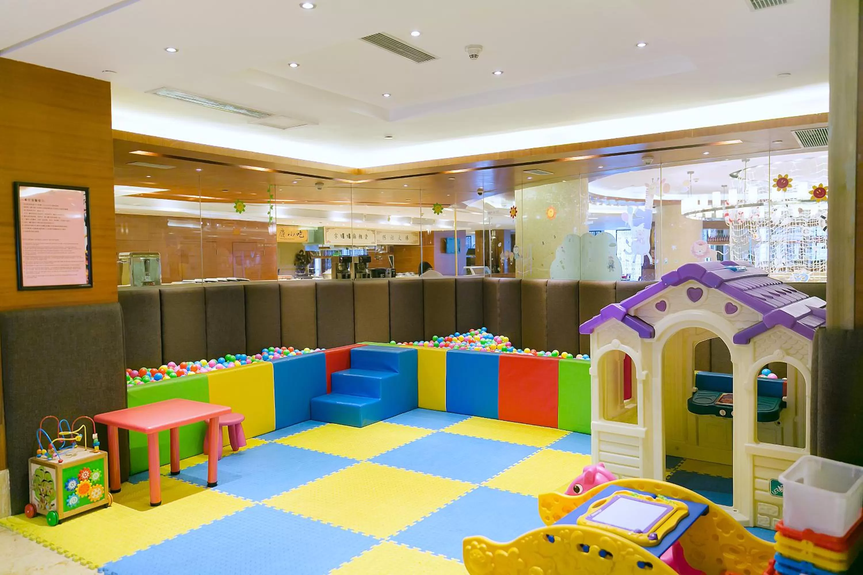 Kids's club in Glenview ITC Plaza Chongqing
