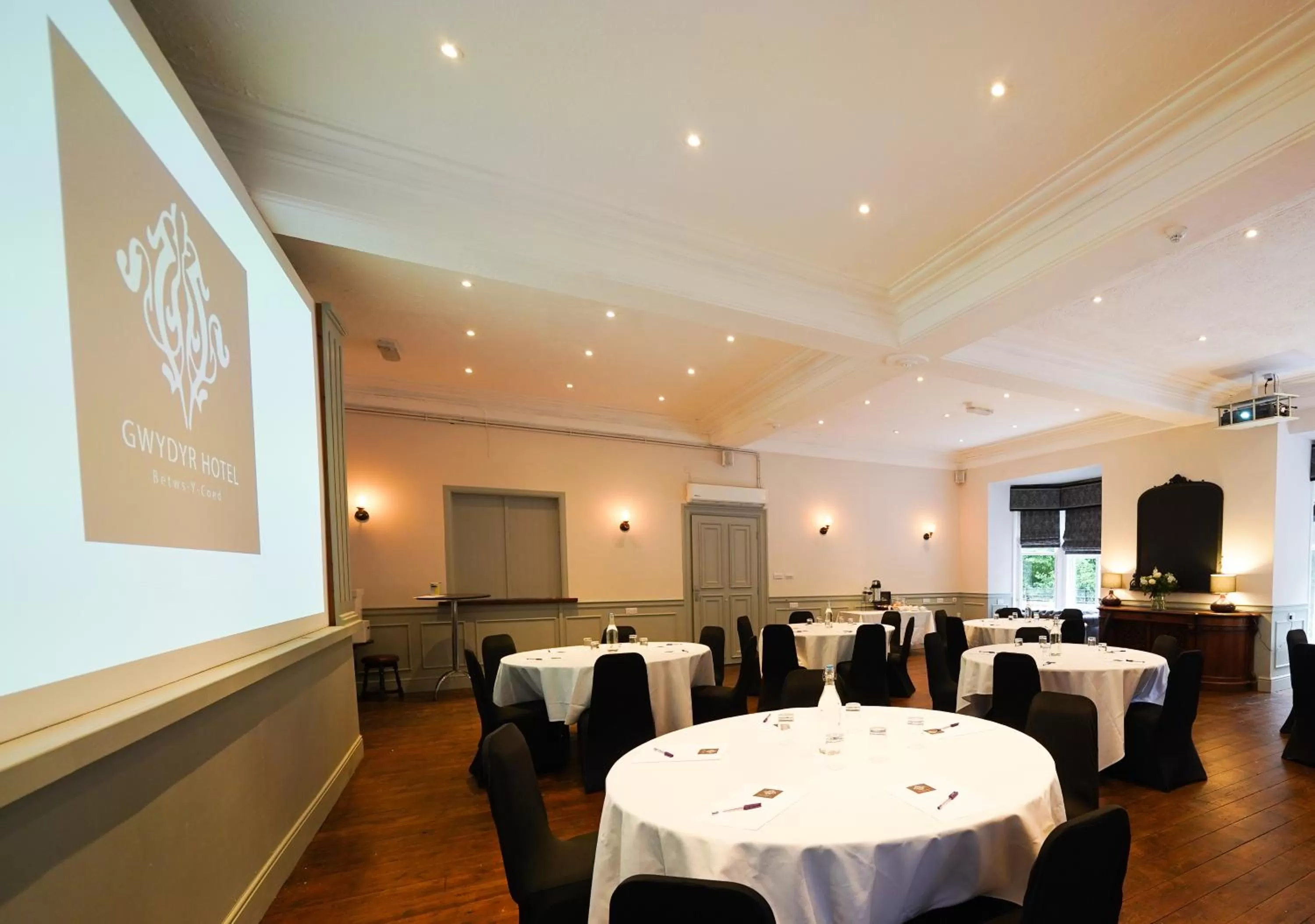 Business facilities in Gwydyr Hotel