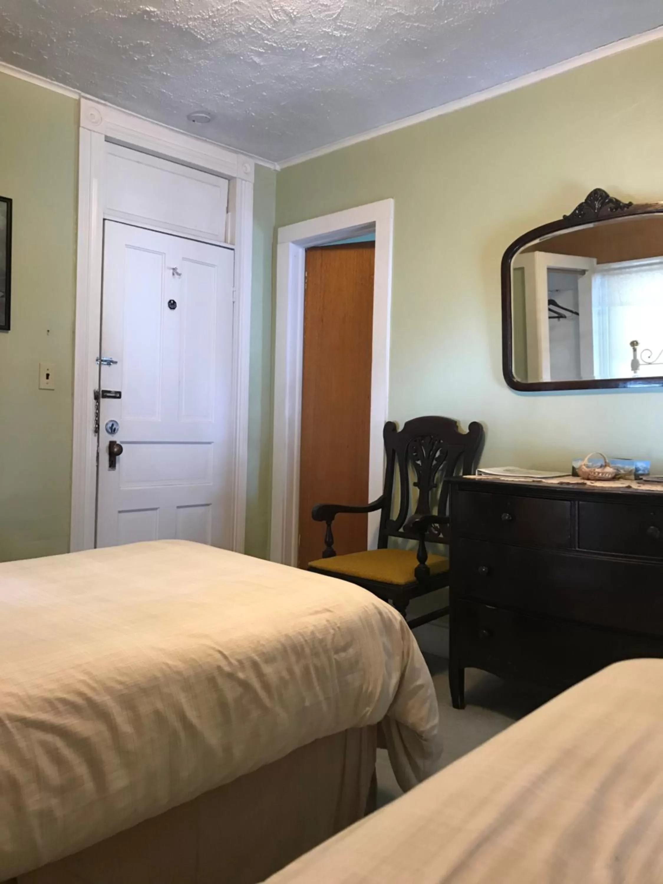 Inn at Starlight Lake & Restaurant