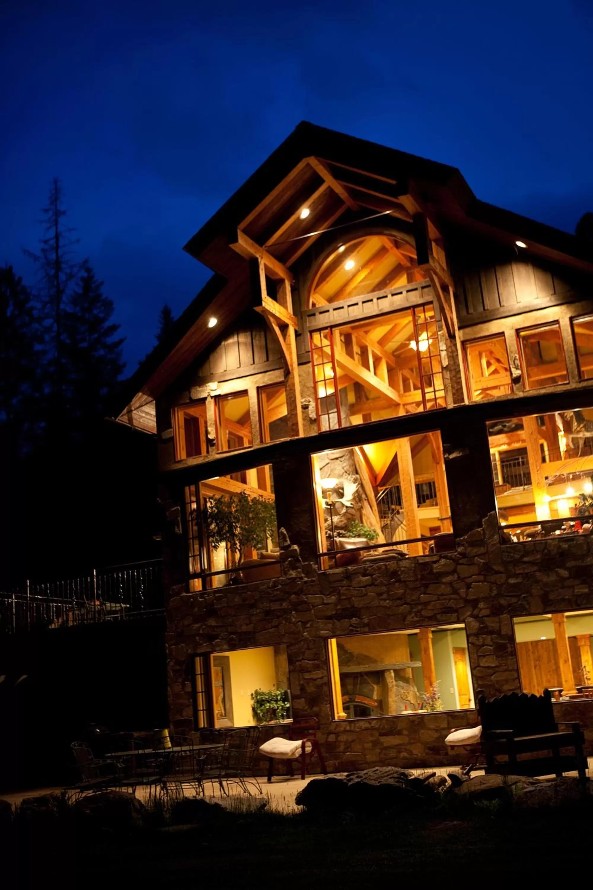 Night, Property Building in Talus Rock Retreat