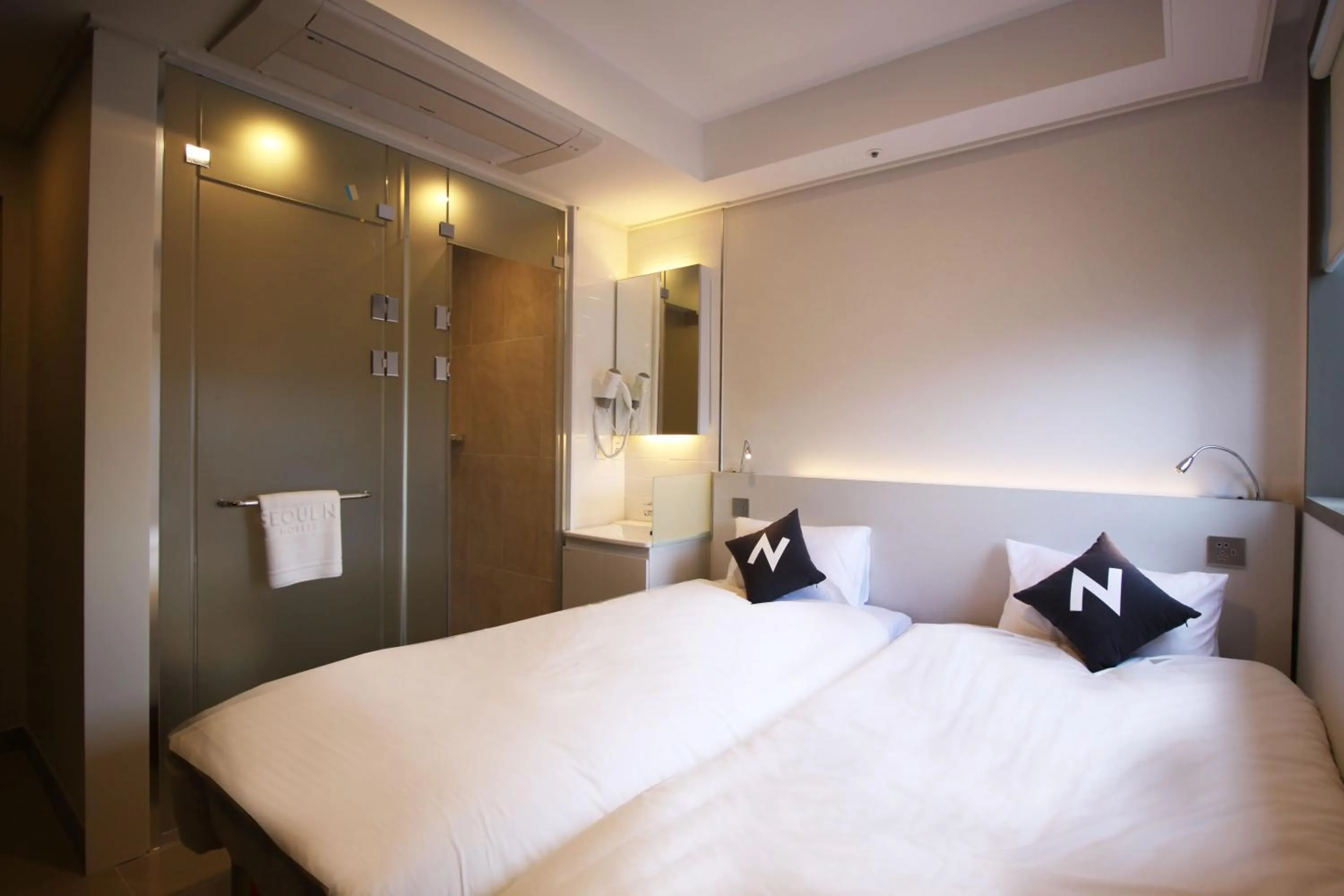 Photo of the whole room, Bed in Seoul N Hotel Dongdaemun