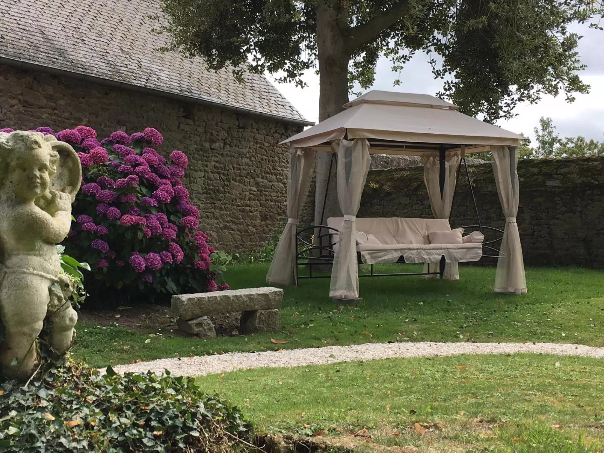 Garden in LA MEFFRAIS 1741