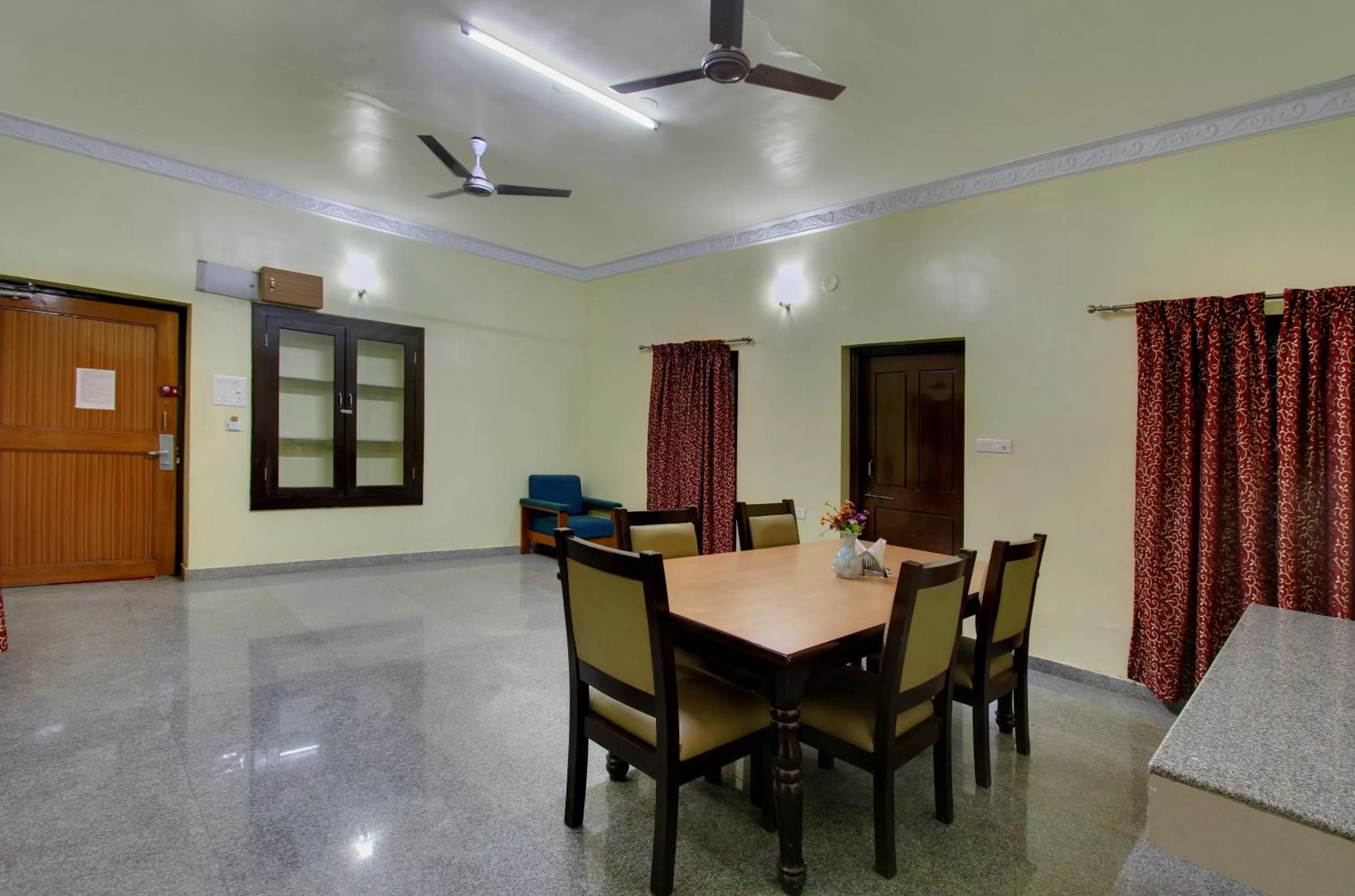 Dining area in Kanthi Resorts Badami