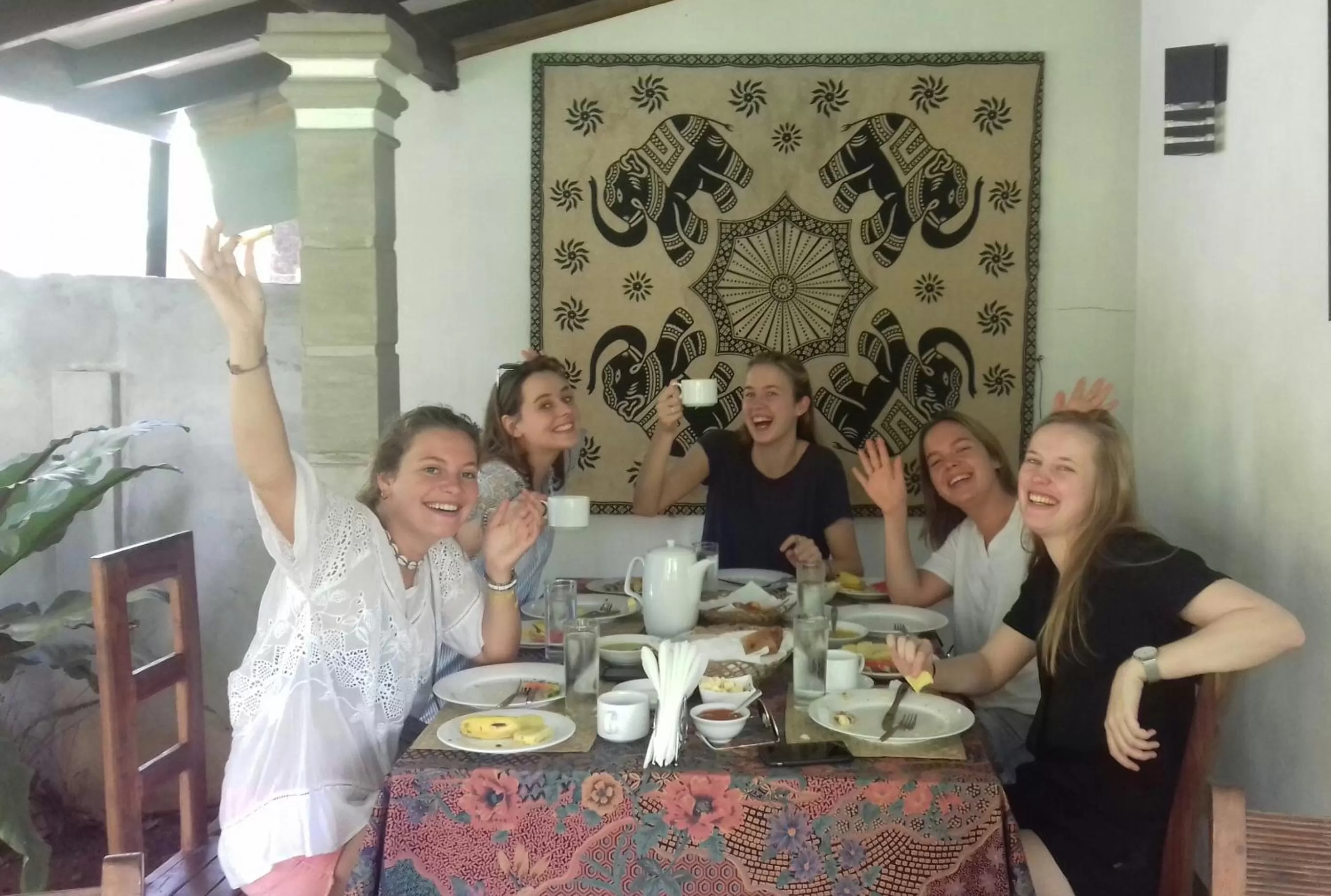 Restaurant/places to eat in Green Wood Villa Negombo