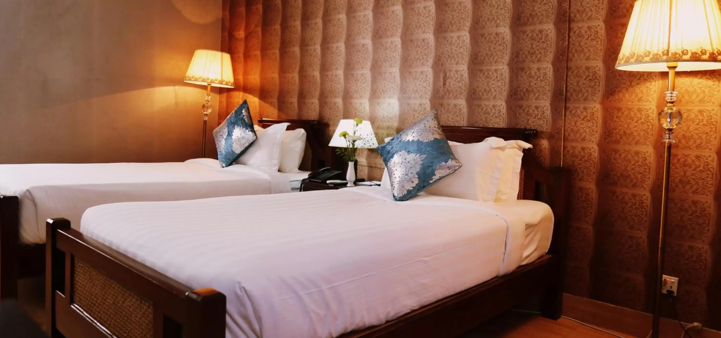 Deluxe Twin Room in Civic Inn Deluxe Twin Room in Civic Inn